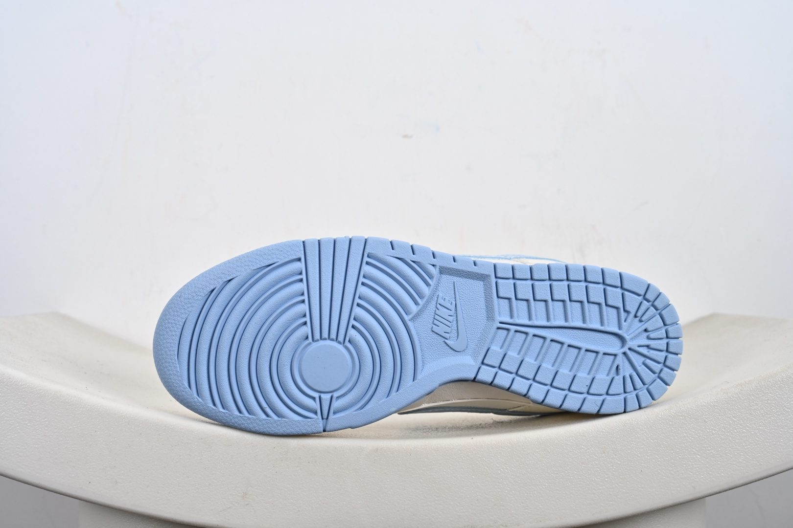 260 SB Dunk Low“ Supreme联名——米黑拼接” 周年高端定制 低帮休闲板鞋 JP1628-012