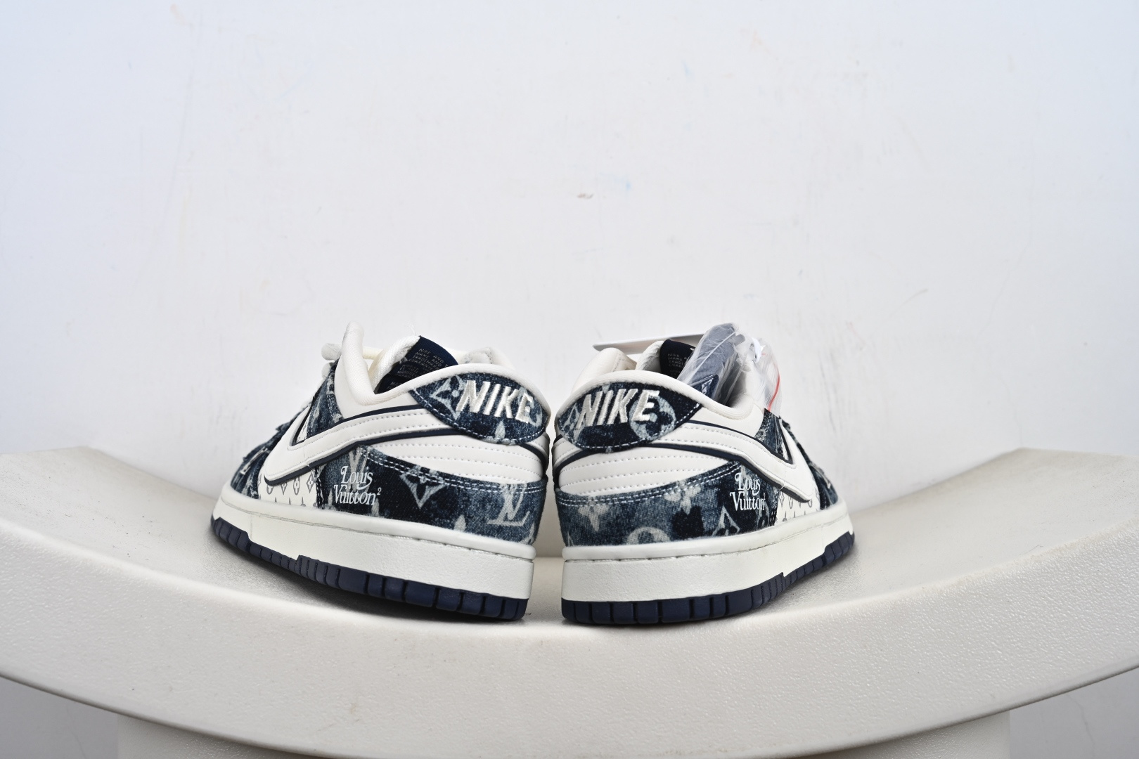 260 定制版 Louis Vuitton x Nike Dunk SB Low 路易威登LV x 耐克 SB 低帮 蓝白牛仔 YF9511-902