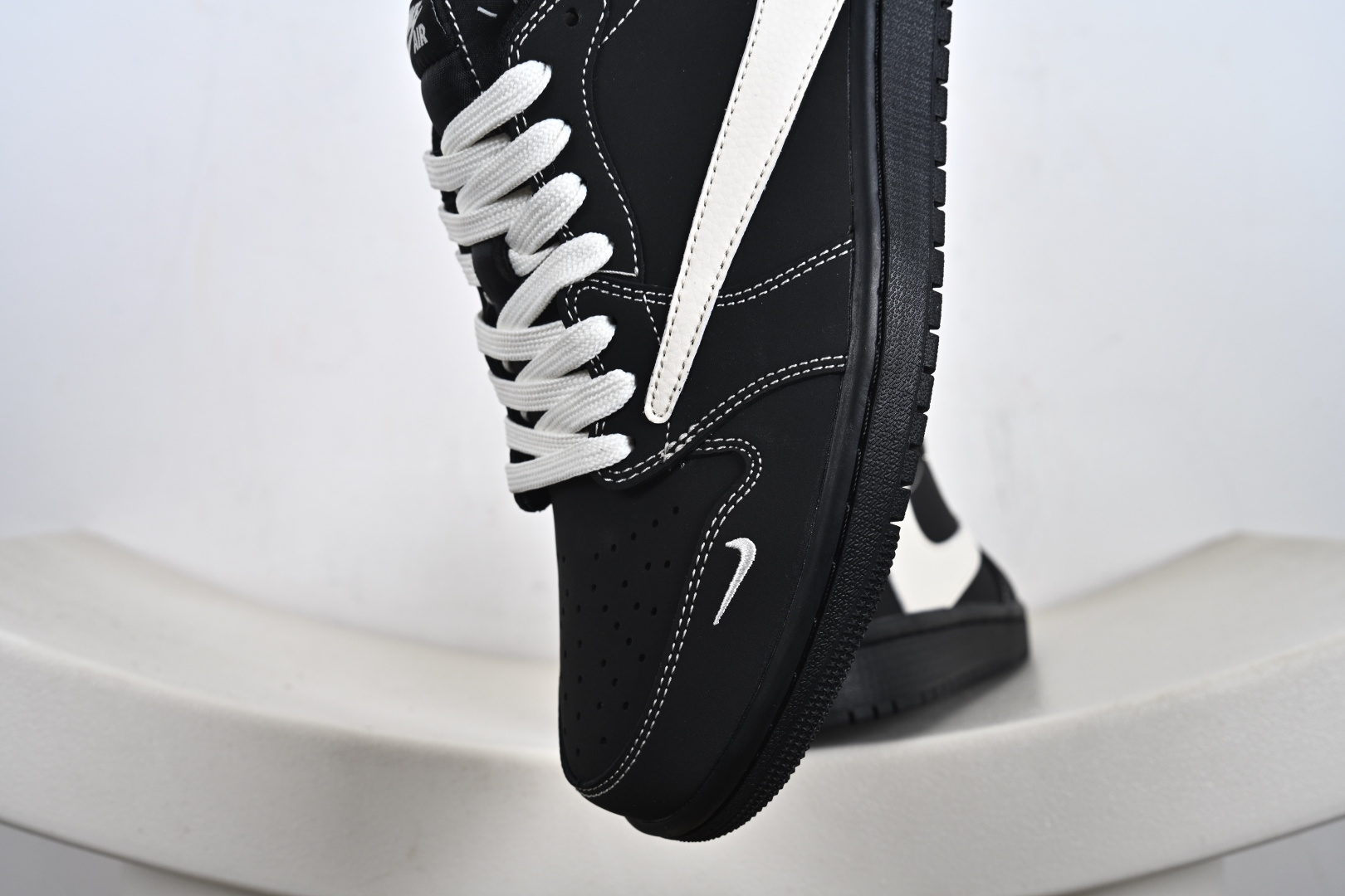 260 定制版 ACW x Travis Scott x Air Jordan 1 Low ACW x AJ1 低帮 黑白倒钩 AC1808-191