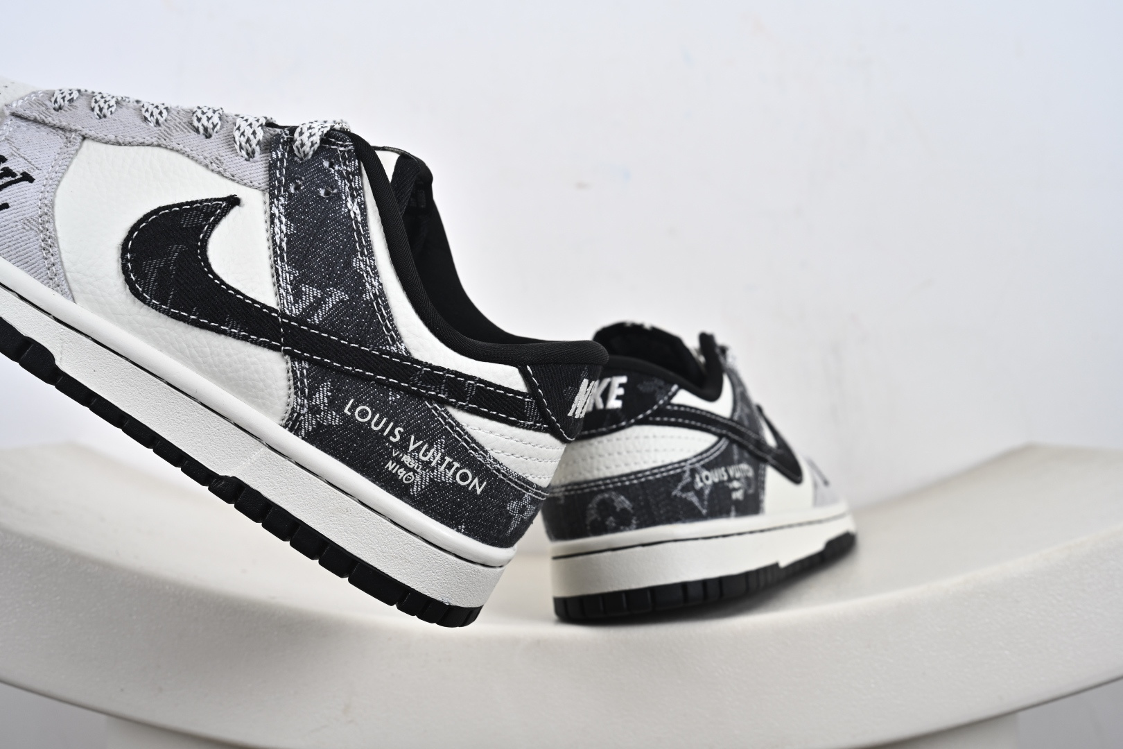 260 定制版 Nike SB Dunk Low LV联名 拼接牛仔 高端定制 低帮休闲板鞋 SC0601-471