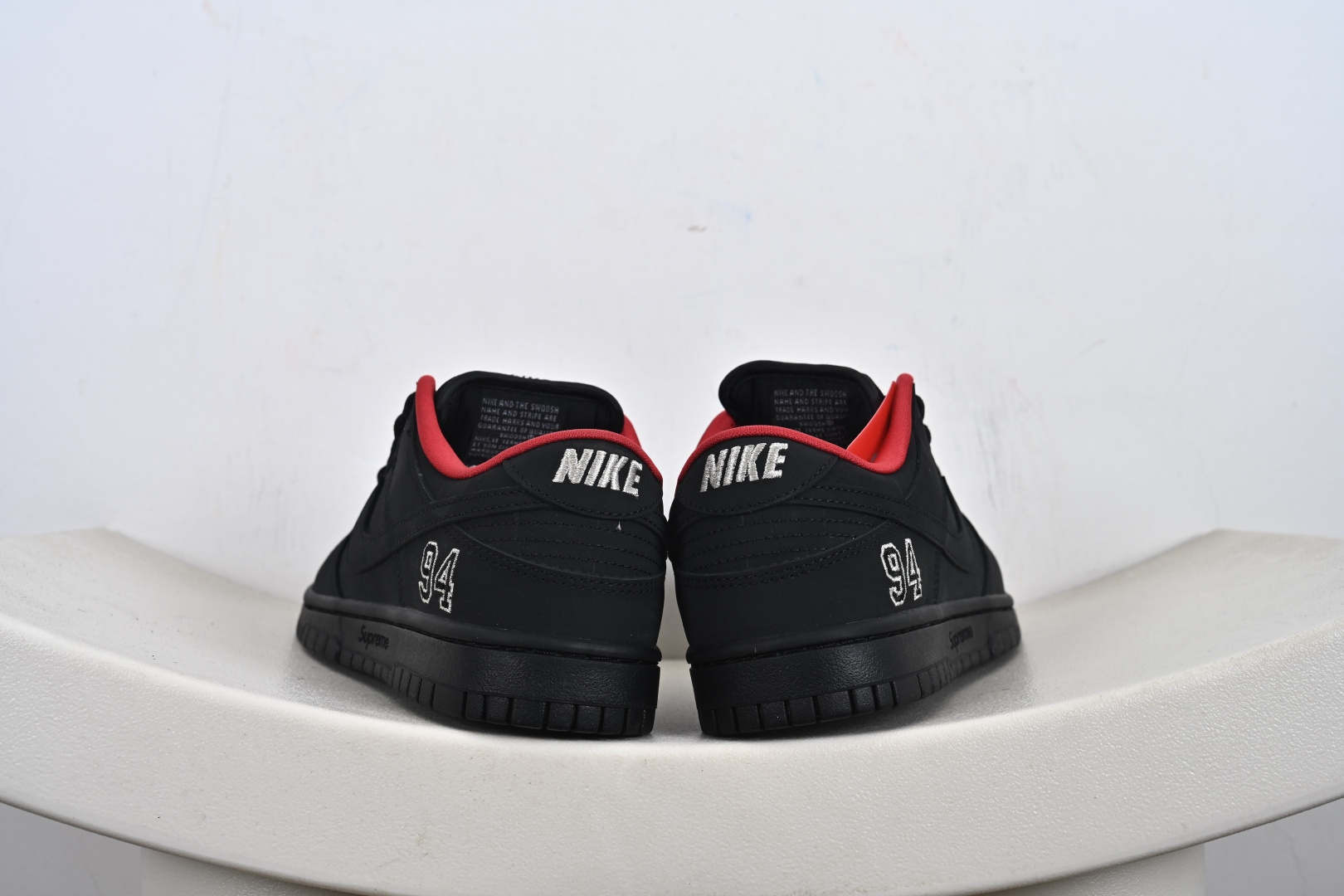 200 Supreme x Nk Dunk SB Dunk Low 联名亚洲限定黑红 HQ8487-001