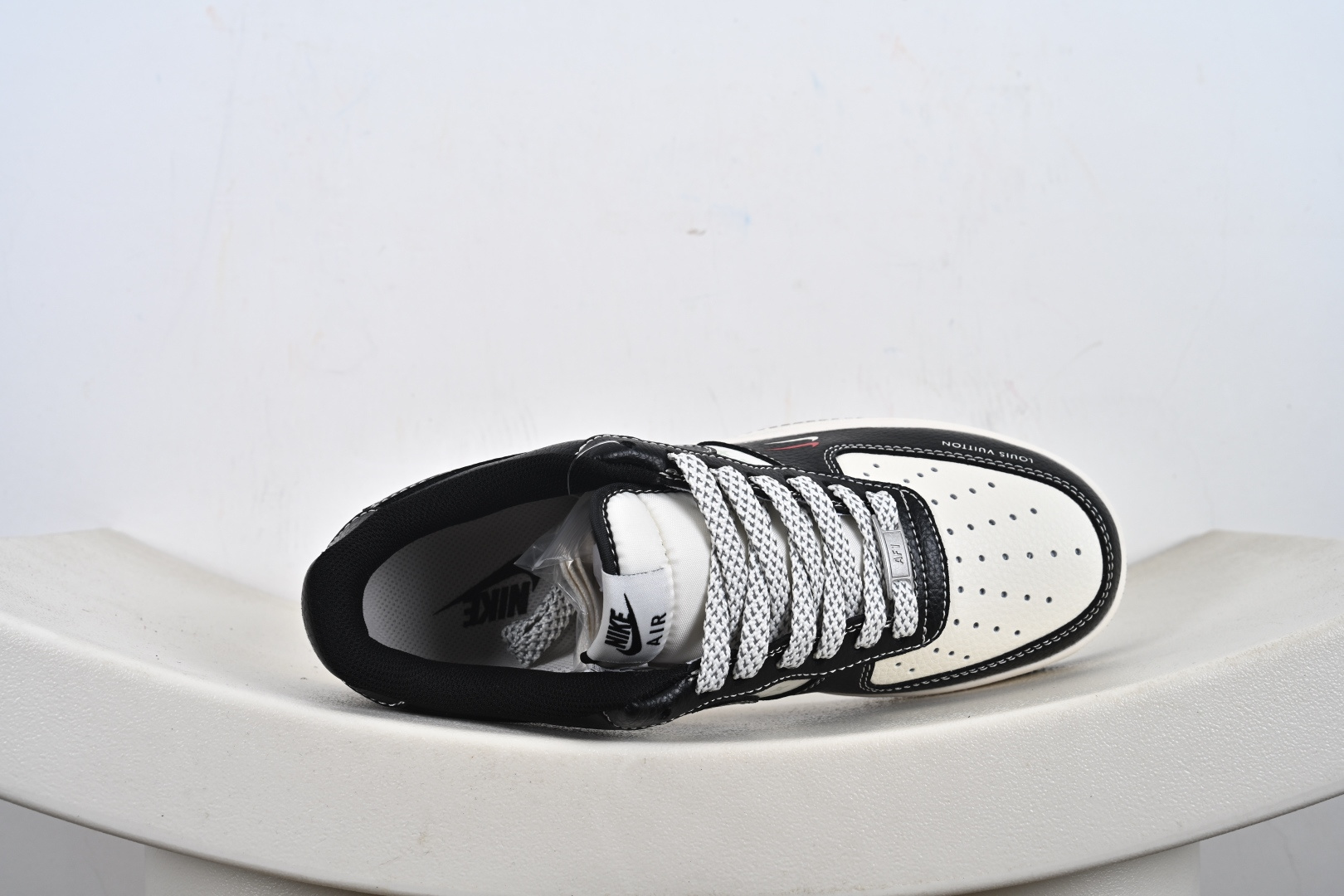 240 NIke Air Force 1 '07 Low 空军一号低帮 运动鞋 休闲鞋 MZ9588-813