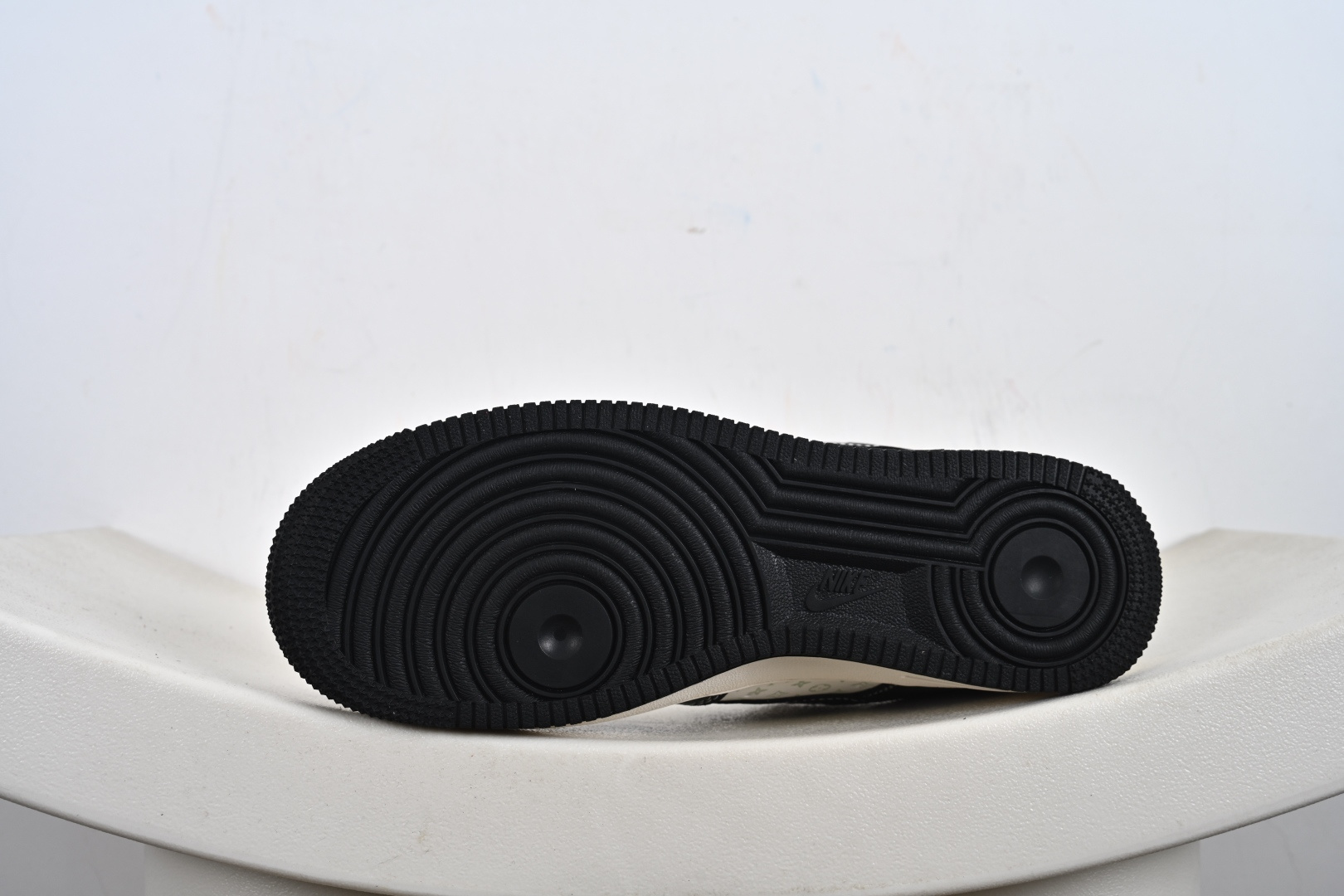 240 NIke Air Force 1 '07 Low 空军一号低帮 运动鞋 休闲鞋 MZ9588-813