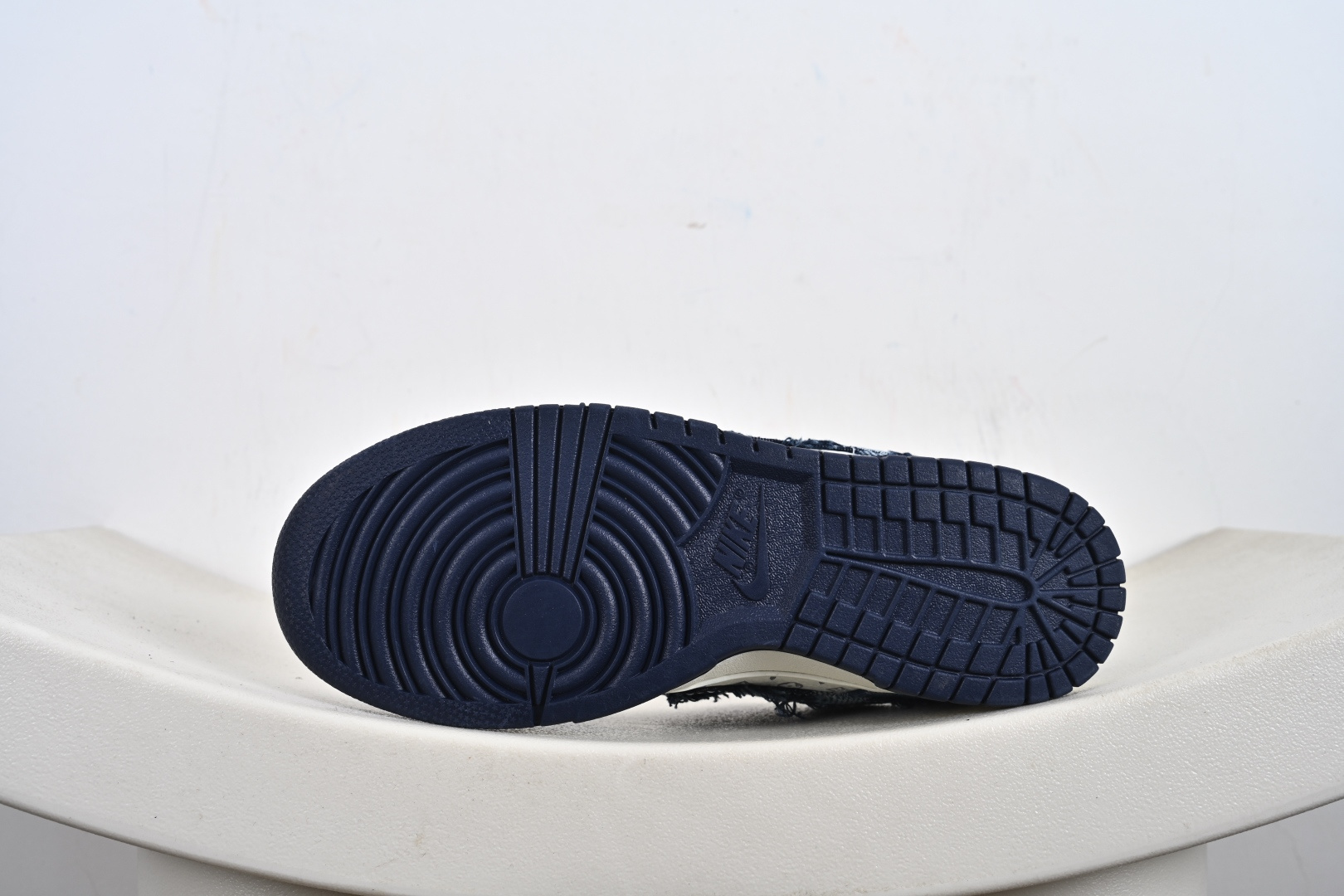 260 Nike SB Dunk Low LV联名 白蓝格子牛仔 高端定制 低帮休闲板鞋 YF9511-900