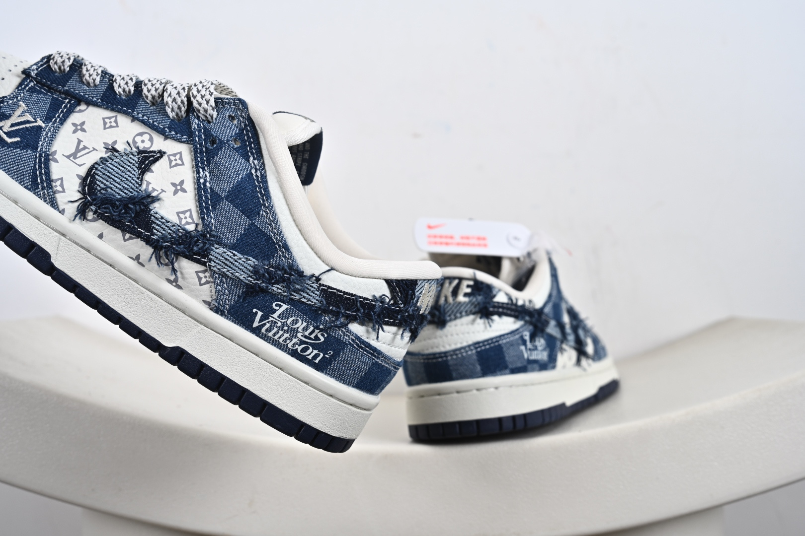 260 Nike SB Dunk Low LV联名 白蓝格子牛仔 高端定制 低帮休闲板鞋 YF9511-900