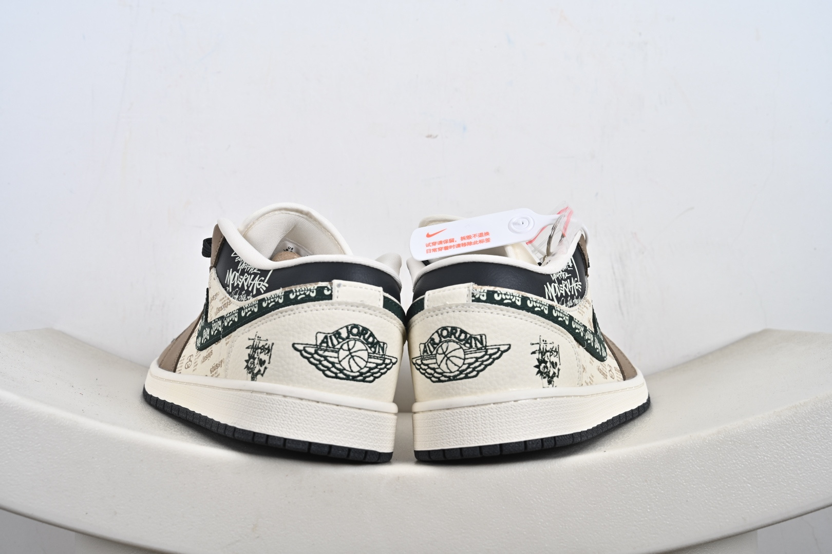 260 Nike Jordan Air Jordan 1 DQ1988-007