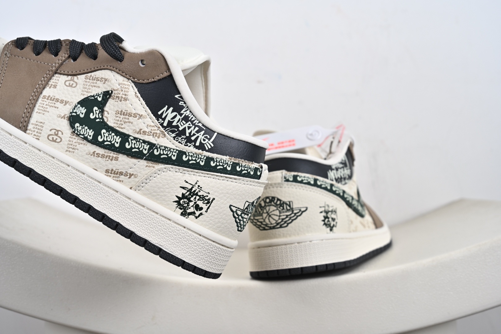 260 Nike Jordan Air Jordan 1 DQ1988-007