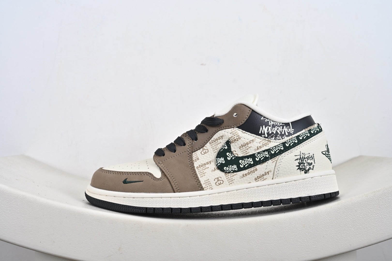 260 Nike Jordan Air Jordan 1 DQ1988-007