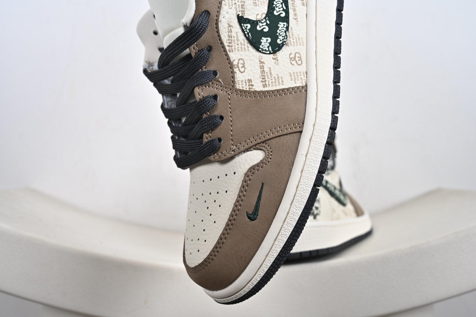 260 Nike Jordan Air Jordan 1 DQ1988-007