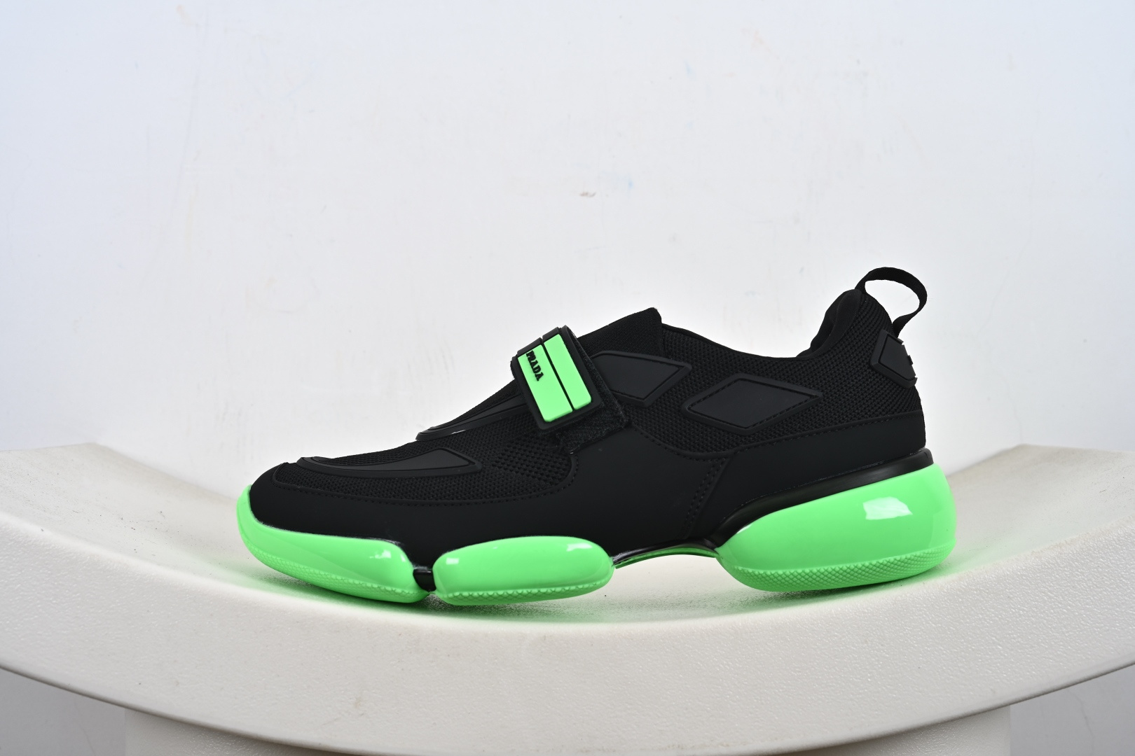 240 PRADA普拉达 织物橡胶 厚底套脚 透气低帮生活休闲鞋