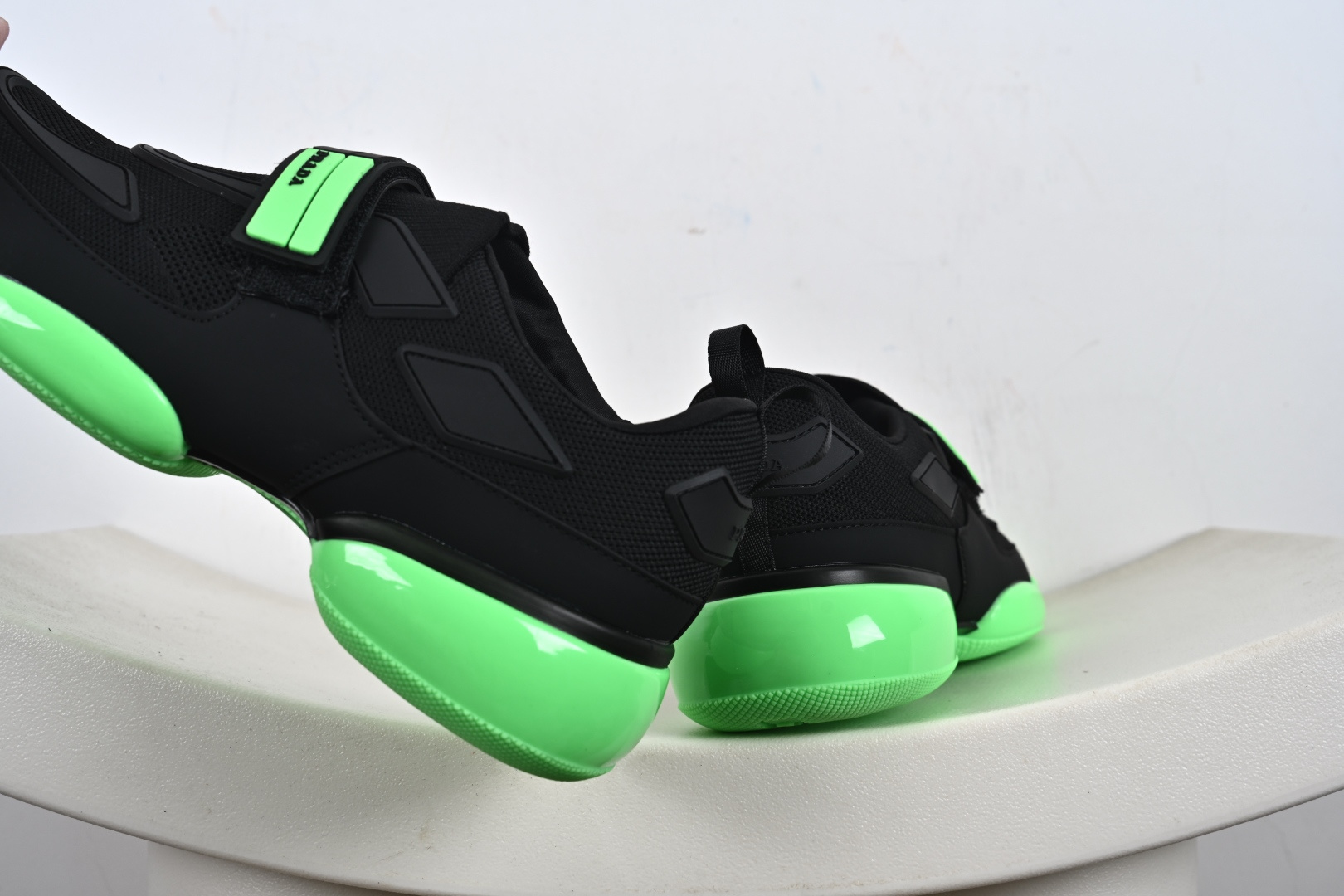 240 PRADA普拉达 织物橡胶 厚底套脚 透气低帮生活休闲鞋