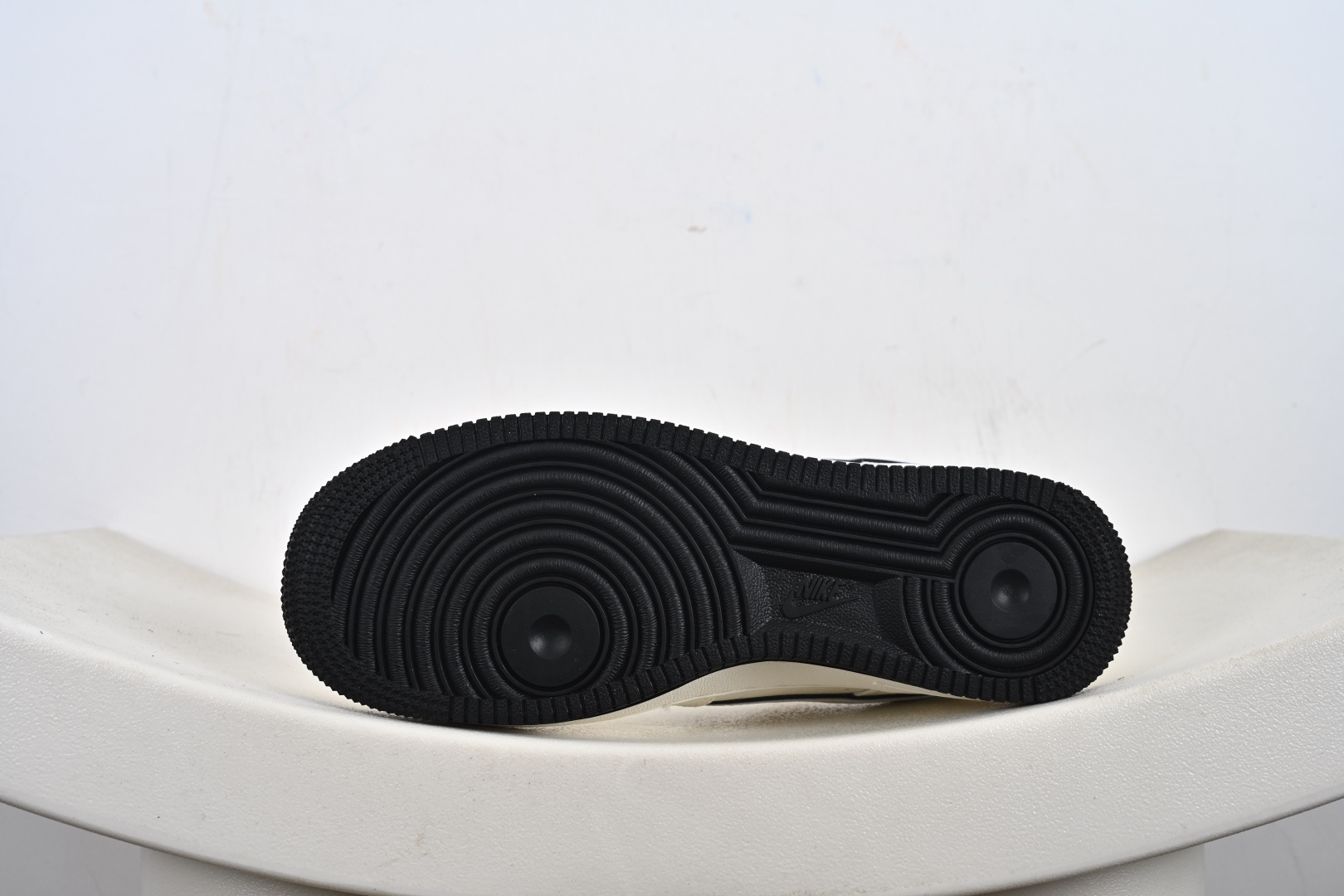 240 NIke Air Force 1 '07 Low 空军一号低帮 运动鞋 休闲鞋 CS5288-047