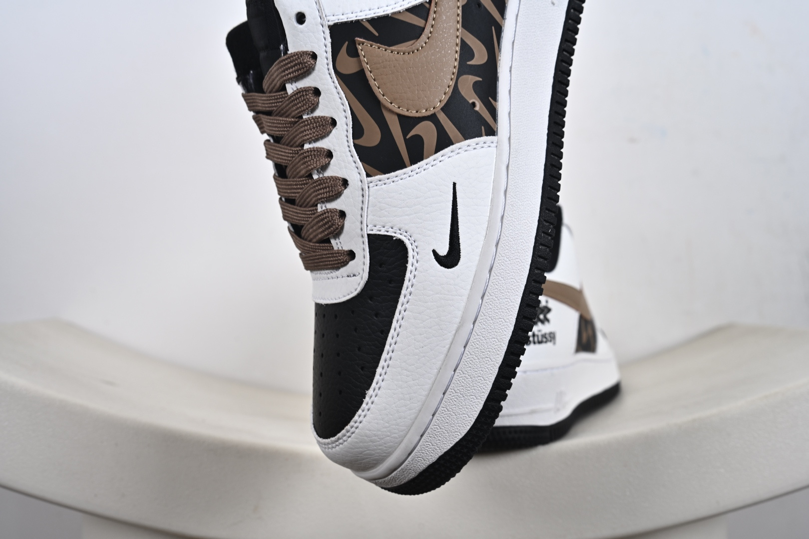 200 Nike Air Force 1 '07 Low “斯图西联名——白黑绿勾”空军一号 XJ9168-002