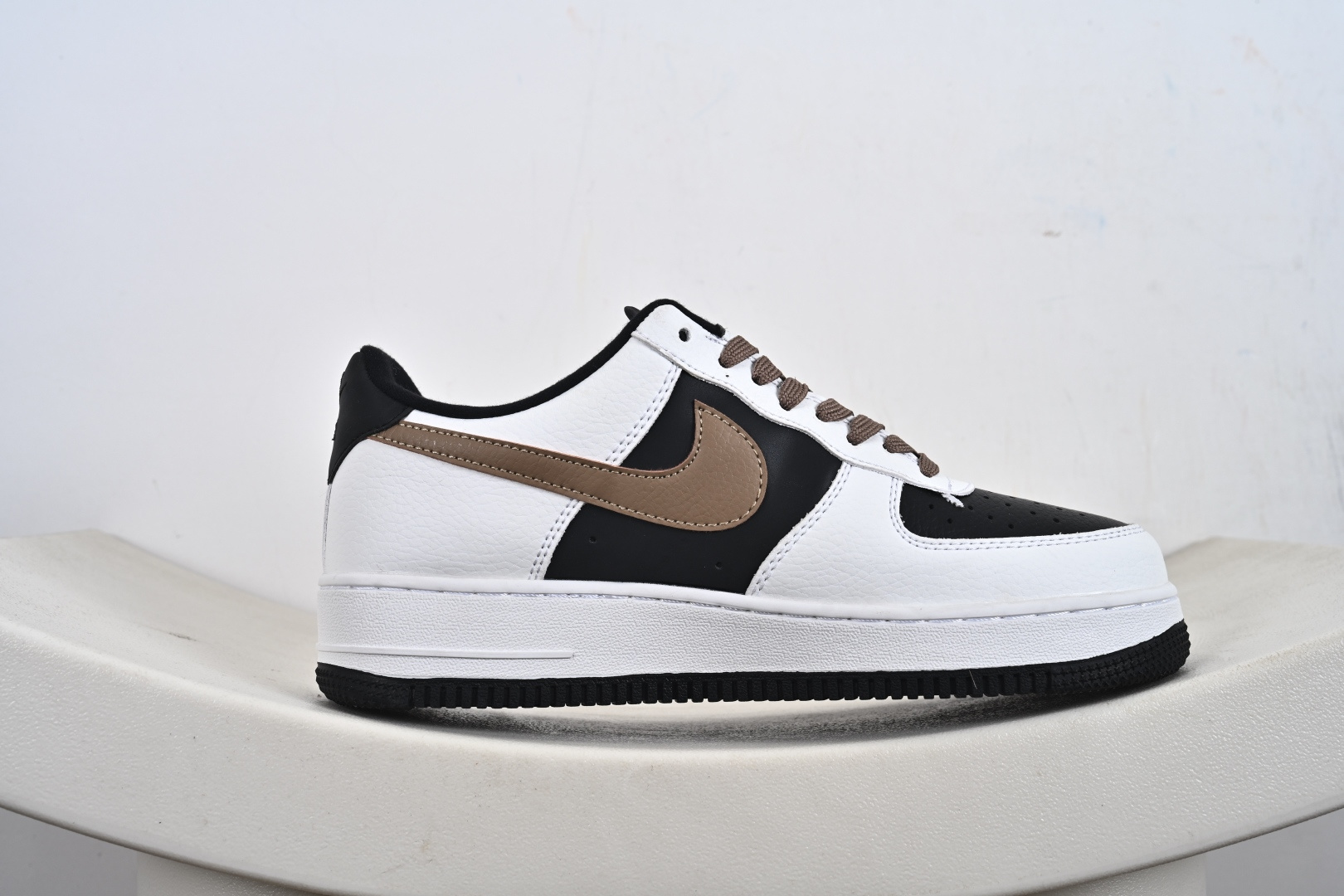 200 Nike Air Force 1 '07 Low “斯图西联名——白黑绿勾”空军一号 XJ9168-002
