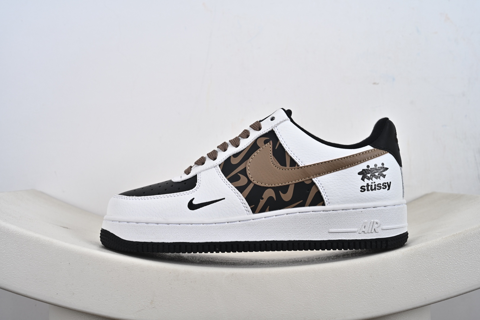 200 Nike Air Force 1 '07 Low “斯图西联名——白黑绿勾”空军一号 XJ9168-002