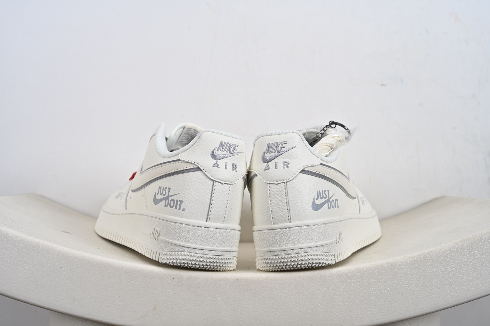 240 NIke Air Force 1 '07 Low “红标Justdoit”空军一号 低帮 运动鞋 休闲鞋 CS5288-043