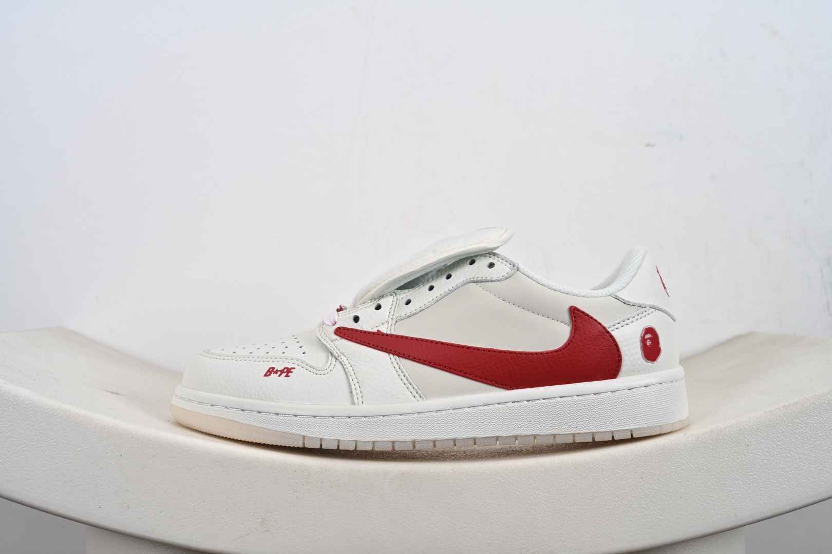 240 Travis Scott x Fragment Design x Jordan Air Jordan 1 Low SP Bape联名——“白红” DM7866-101