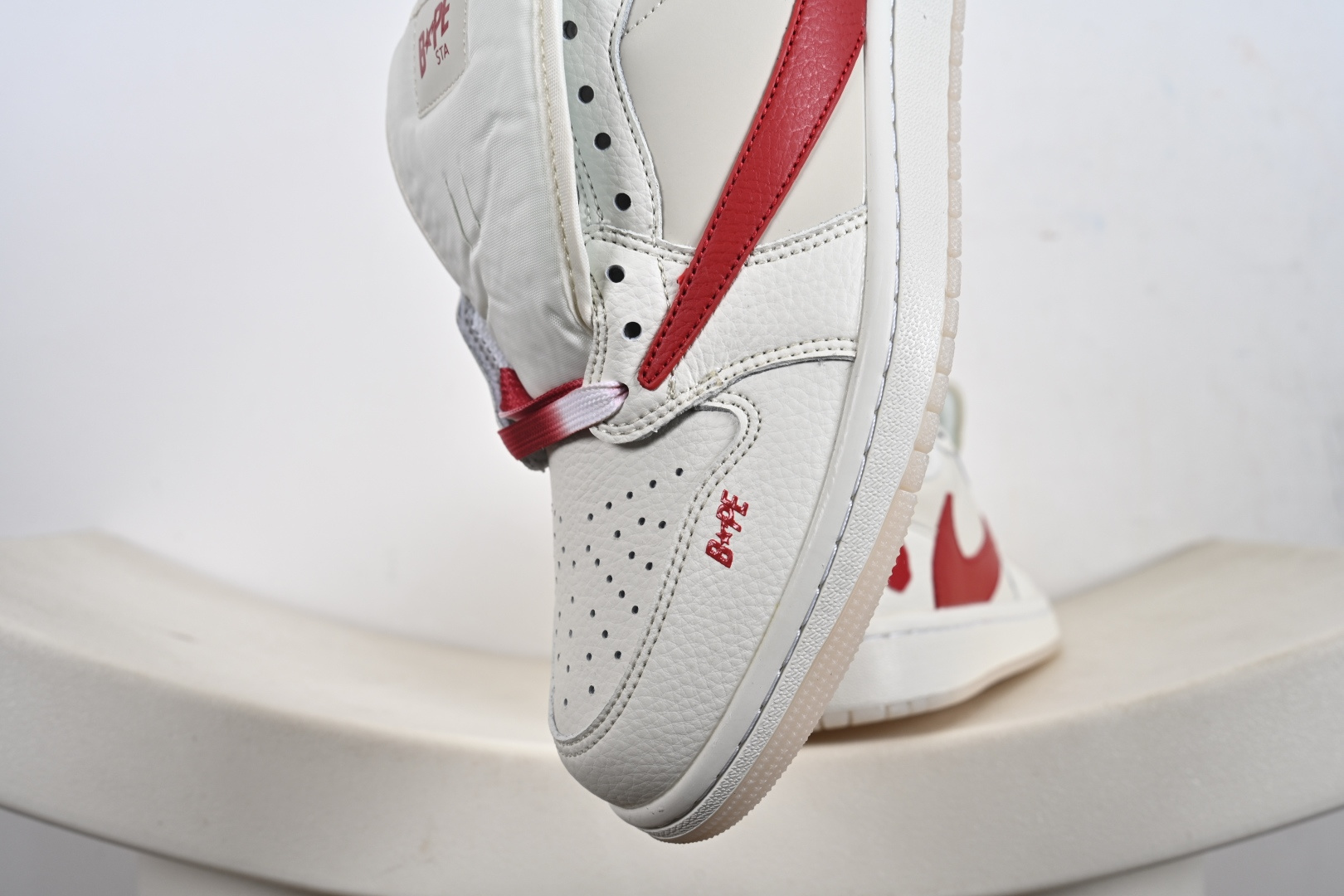 240 Travis Scott x Fragment Design x Jordan Air Jordan 1 Low SP Bape联名——“白红” DM7866-101