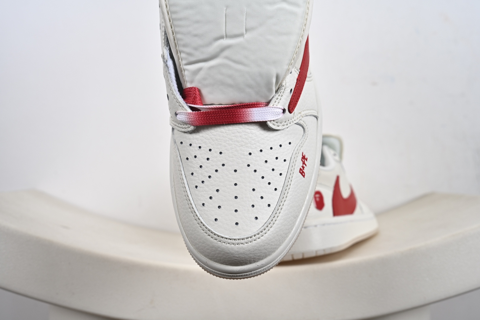 240 Travis Scott x Fragment Design x Jordan Air Jordan 1 Low SP Bape联名——“白红” DM7866-101