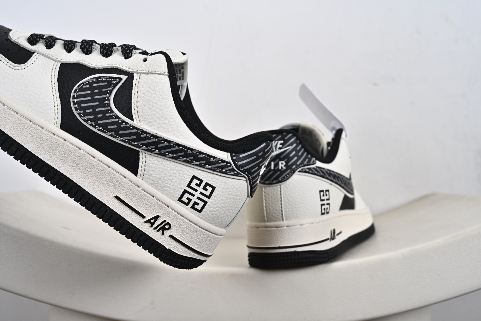 240 NIke Air Force 1 '07 Low “联名款”空军一号 低帮 运动鞋 JP8028-002