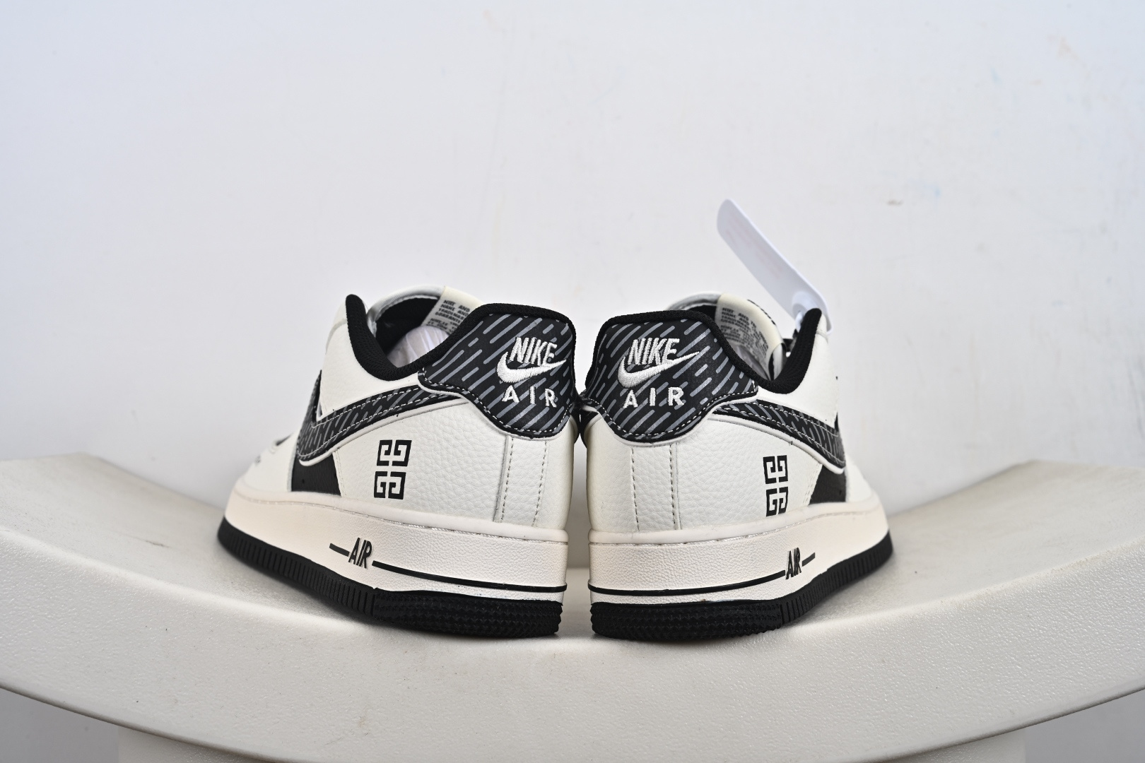 240 NIke Air Force 1 '07 Low “联名款”空军一号 低帮 运动鞋 JP8028-002