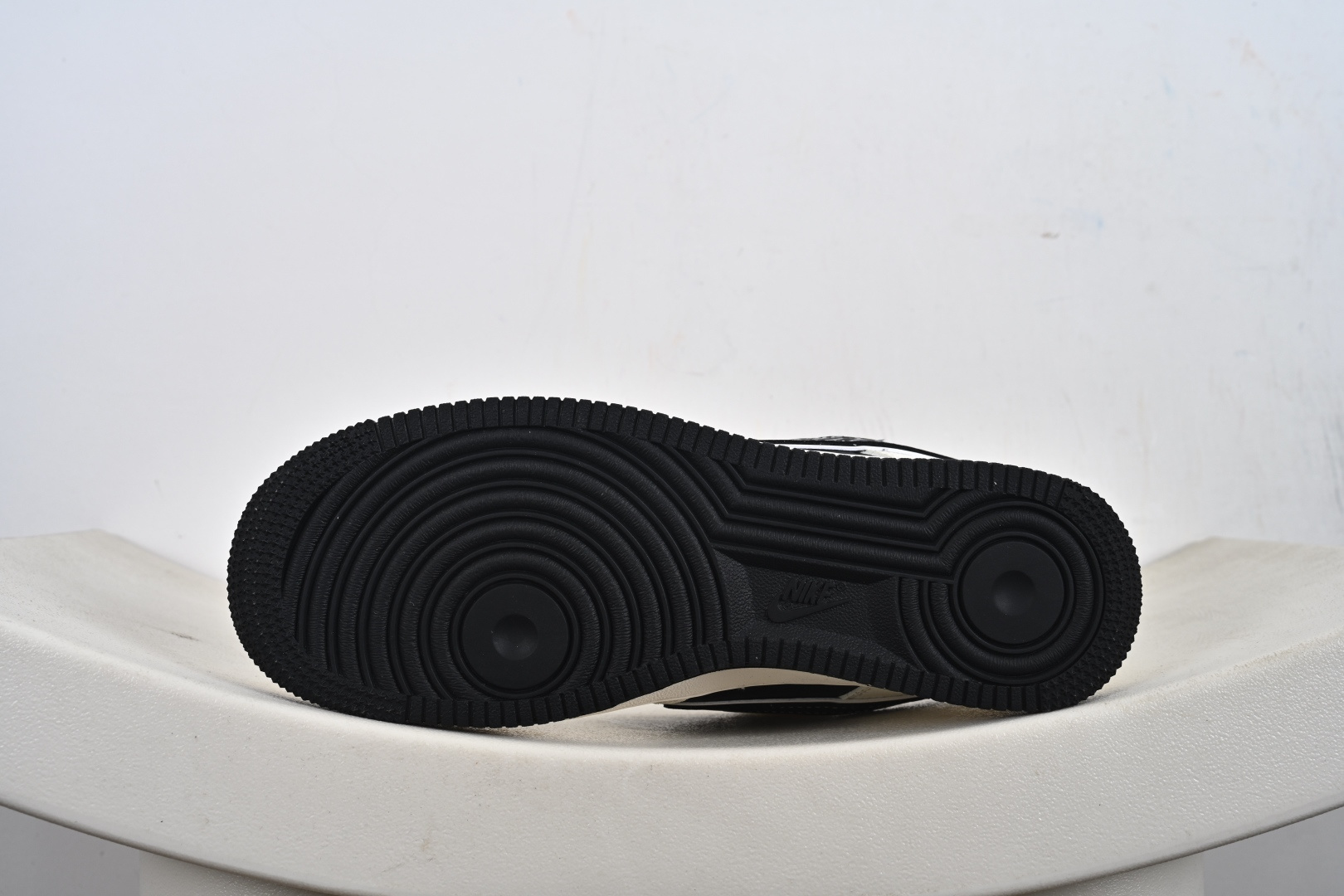 240 NIke Air Force 1 '07 Low “联名款”空军一号 低帮 运动鞋 JP8028-002