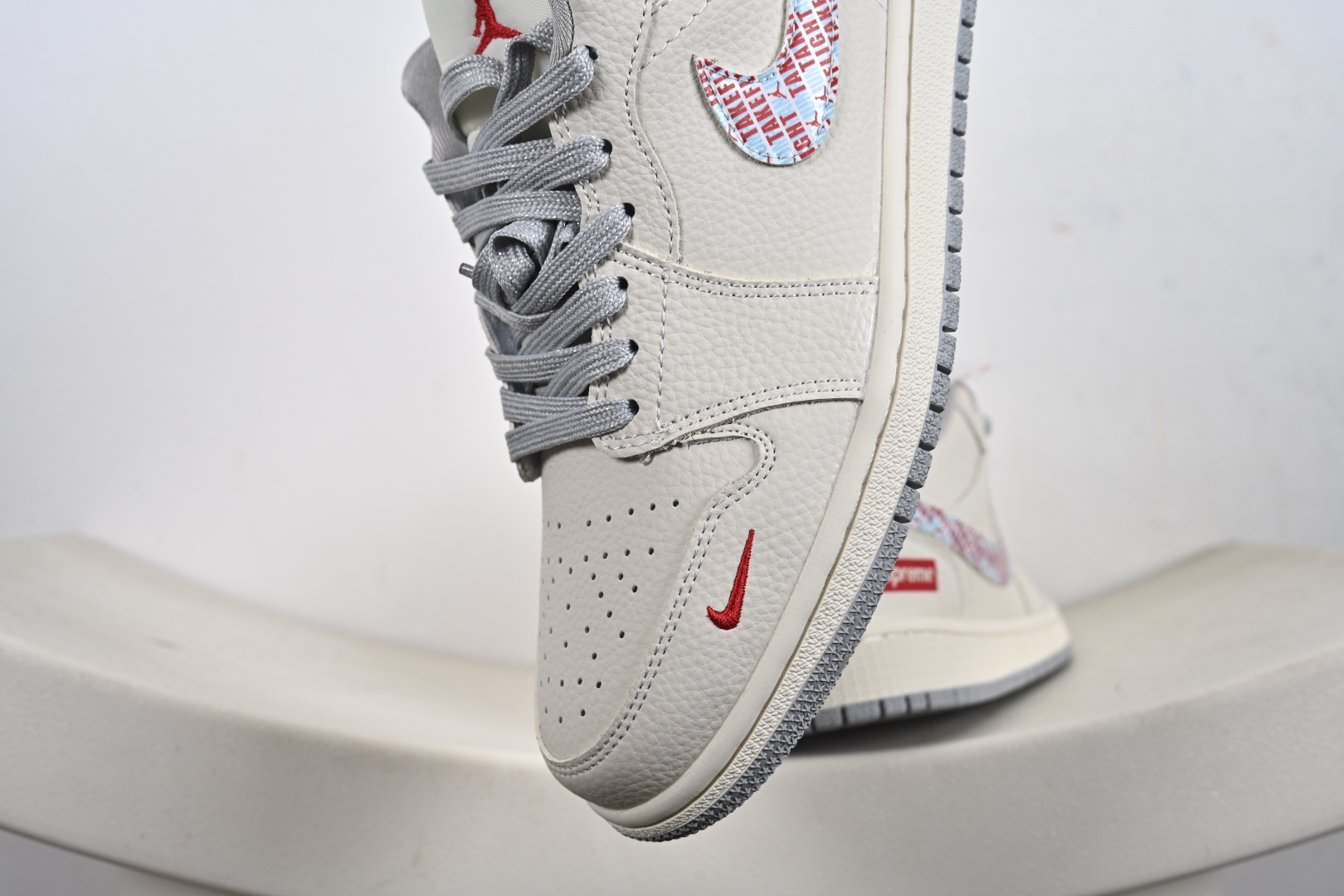 260 Nike Air Jordan 1 Low AJ1乔1低帮休闲板鞋 LR8888-014