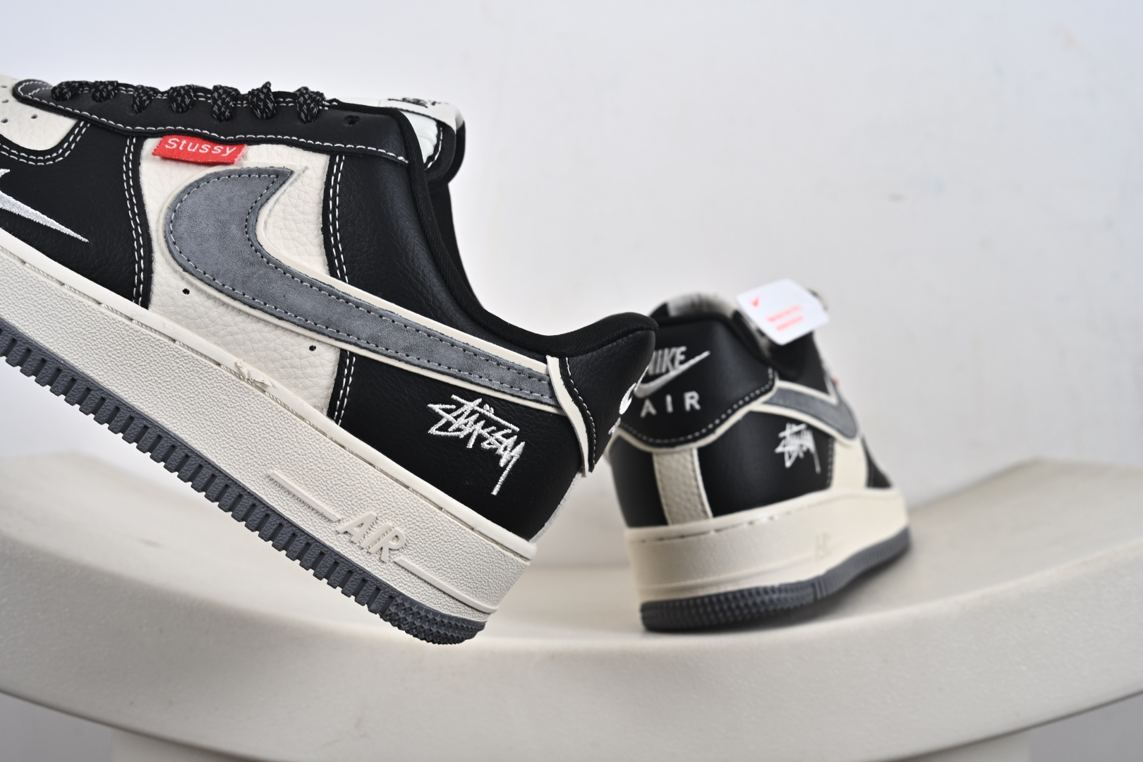 240 定制版 Air Force 1'07 Low 斯图西联名 米灰黑织标 空军一号低帮休闲板鞋 DF0188-102