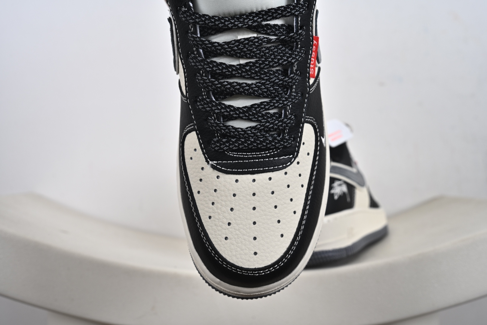 240 定制版 Air Force 1'07 Low 斯图西联名 米灰黑织标 空军一号低帮休闲板鞋 DF0188-102