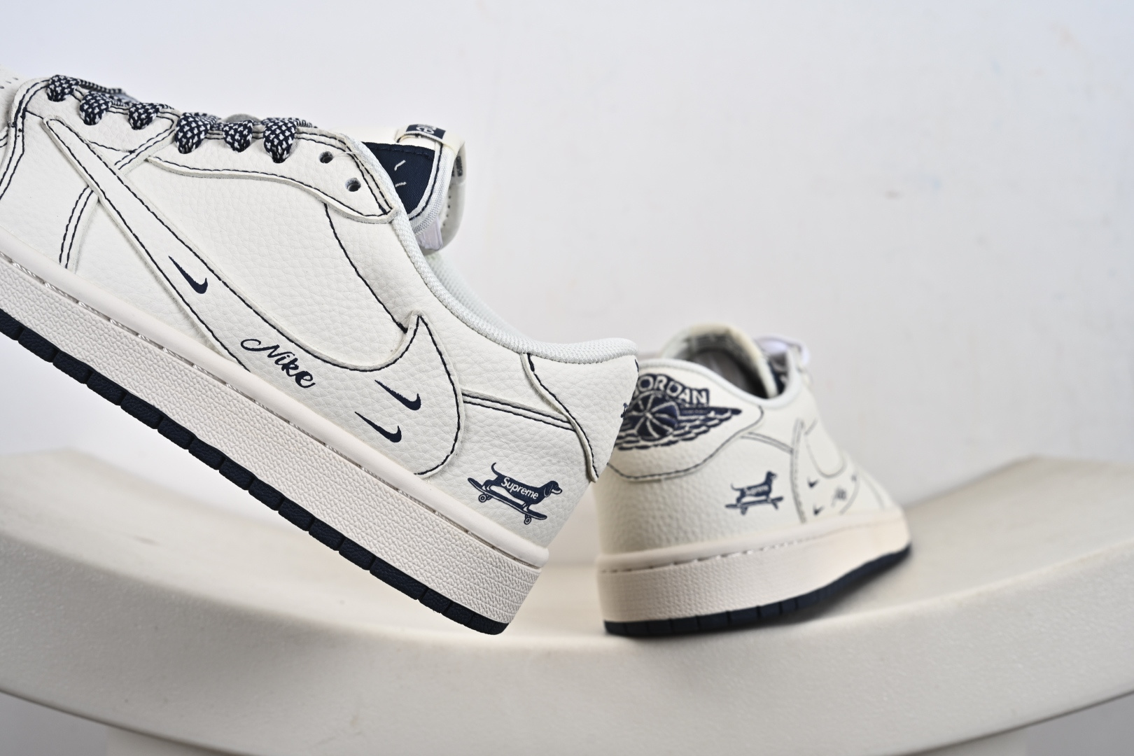 260 定制版 Air Jordan 1 Low supreme 联名 高端定制 低帮复古篮球鞋 XD0798-308