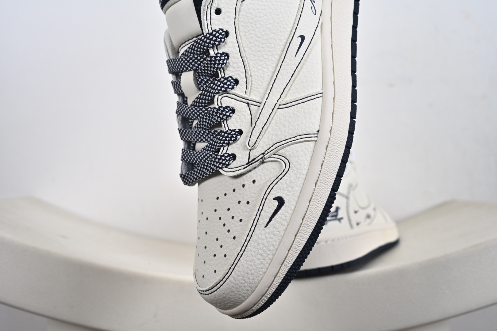 260 定制版 Air Jordan 1 Low supreme 联名 高端定制 低帮复古篮球鞋 XD0798-308