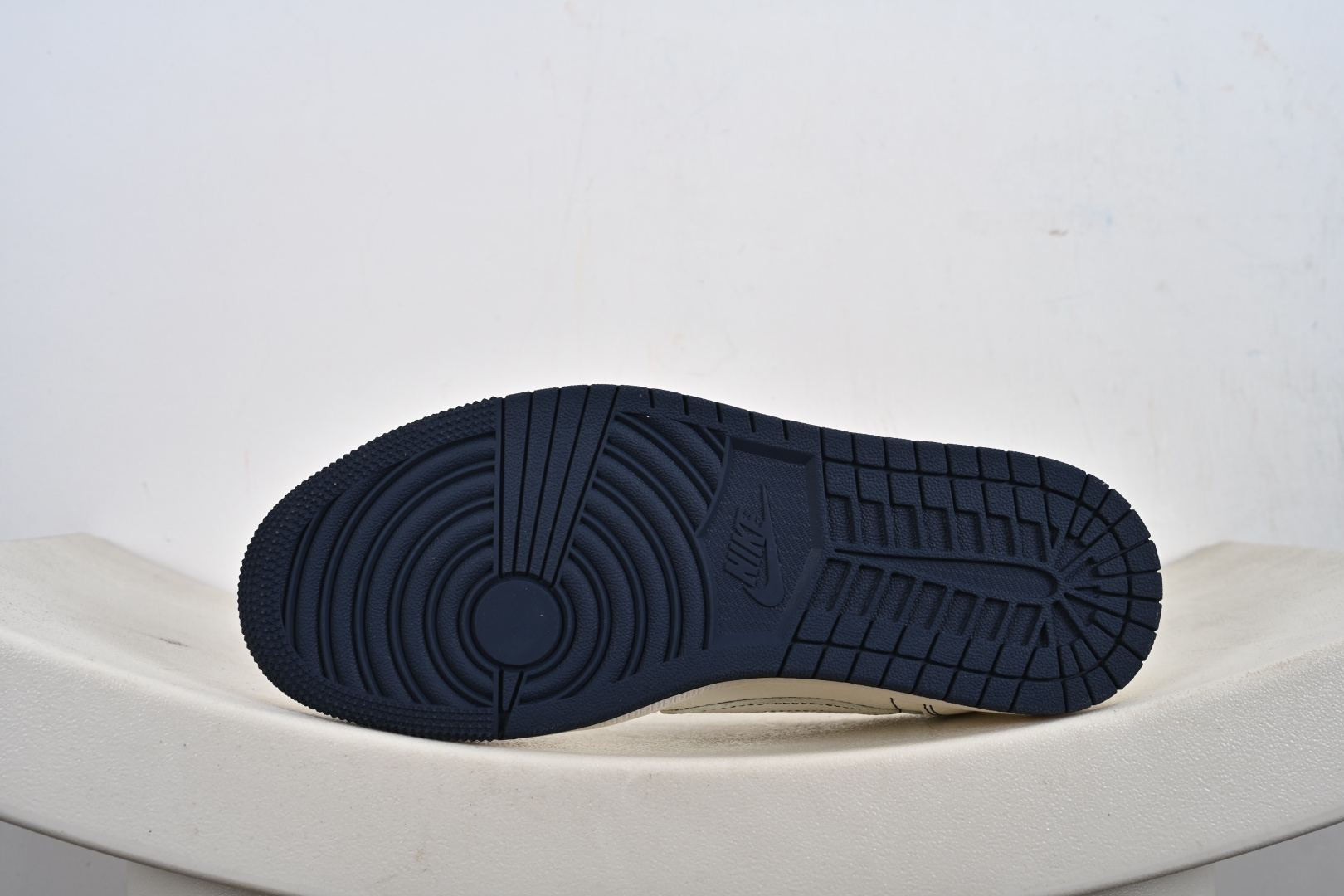 260 定制版 Air Jordan 1 Low supreme 联名 高端定制 低帮复古篮球鞋 XD0798-308