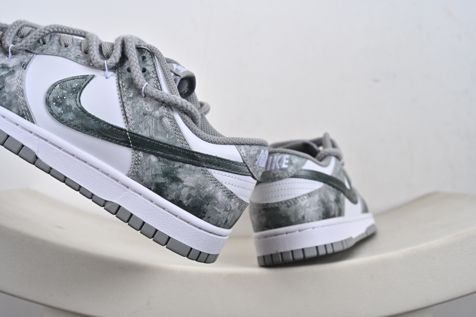 260 NIKE DUNK LOW RETRO 凝灰纪元 灰色 绑带联名款 耐克 低帮休闲运动板鞋 HF5441-105