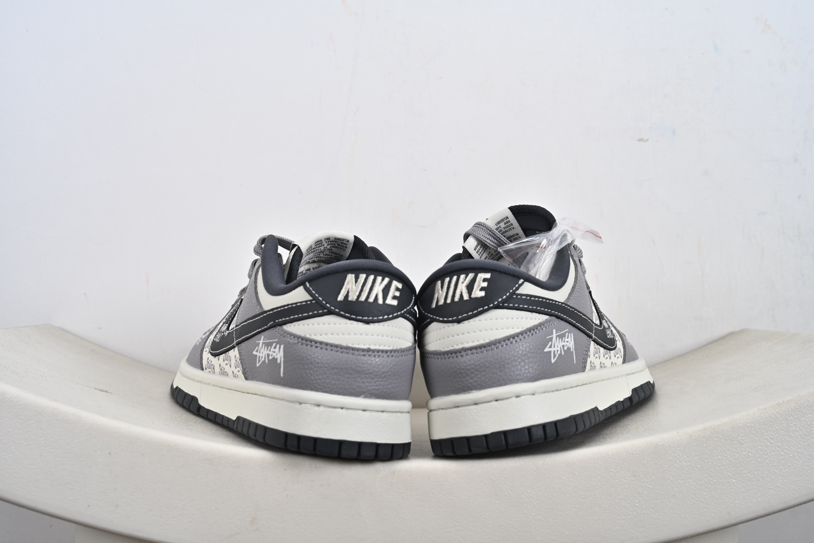 260 定制版 NK Dunk Low“斯图西联名——白灰” 高端定制 低帮休闲板鞋 YF9511-909