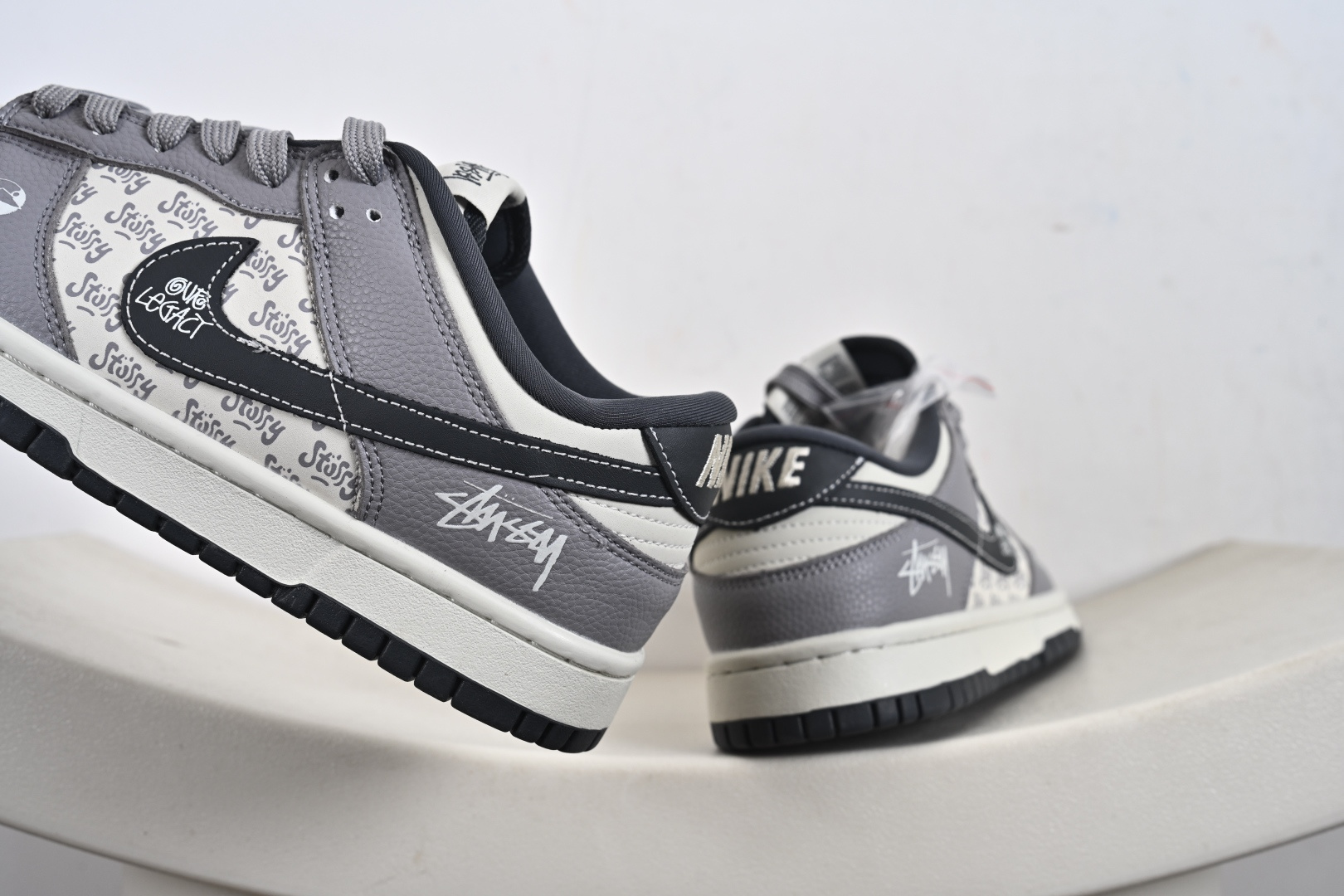 260 定制版 NK Dunk Low“斯图西联名——白灰” 高端定制 低帮休闲板鞋 YF9511-909