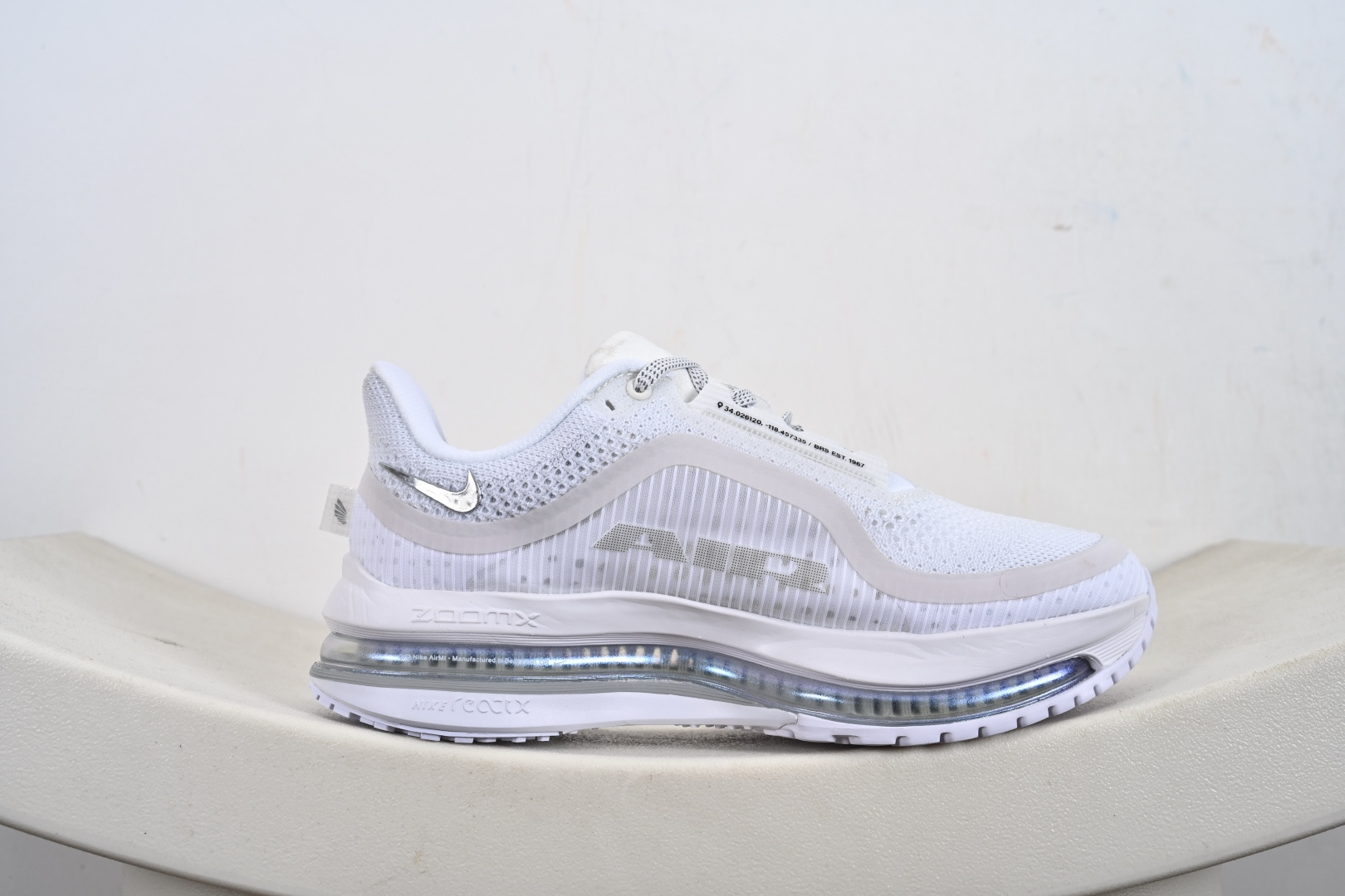 240 NIKE REGASUS PREMIUM 耐克 新款气垫缓震休闲跑步鞋 HQ2593-102