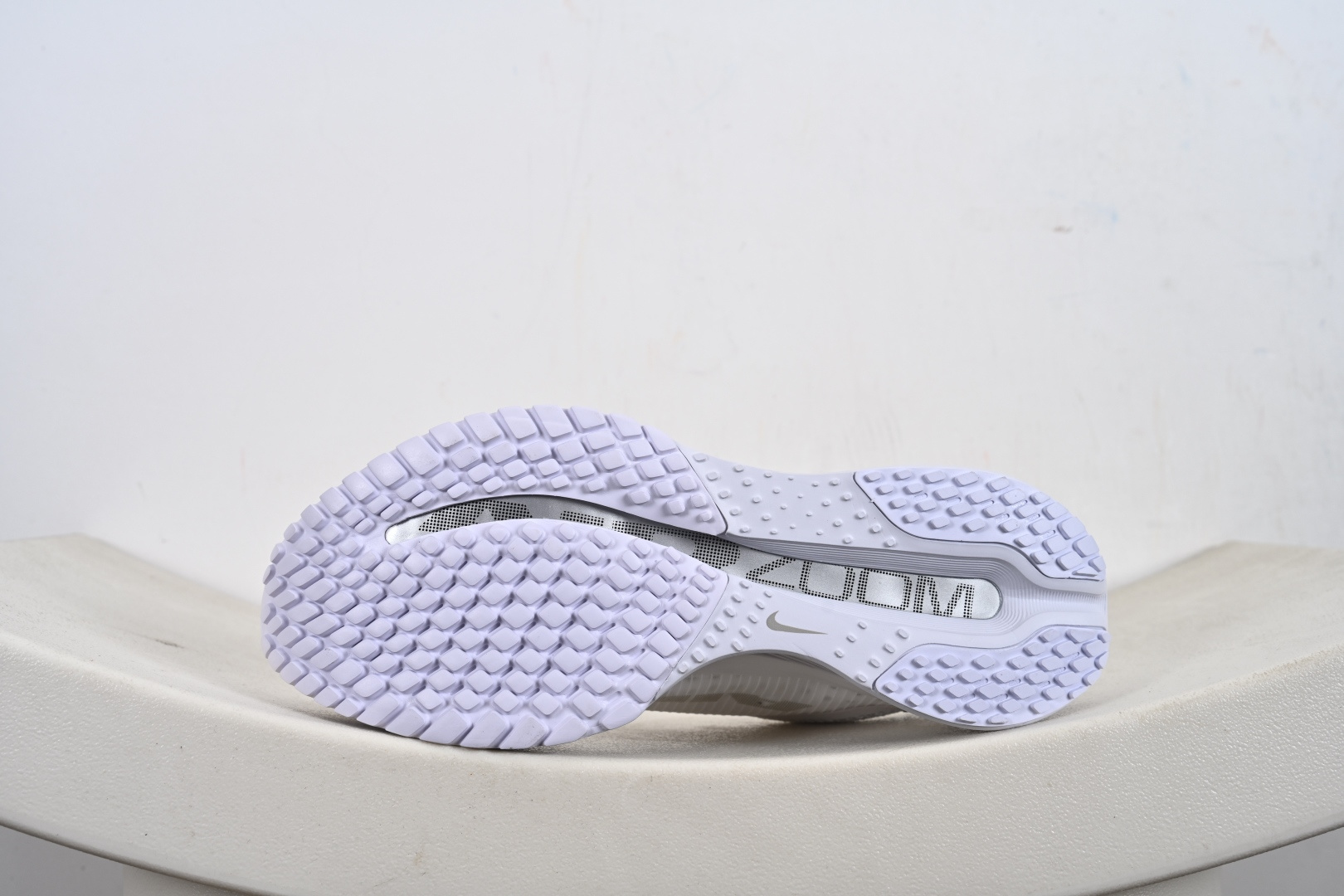 240 NIKE REGASUS PREMIUM 耐克 新款气垫缓震休闲跑步鞋 HQ2593-102