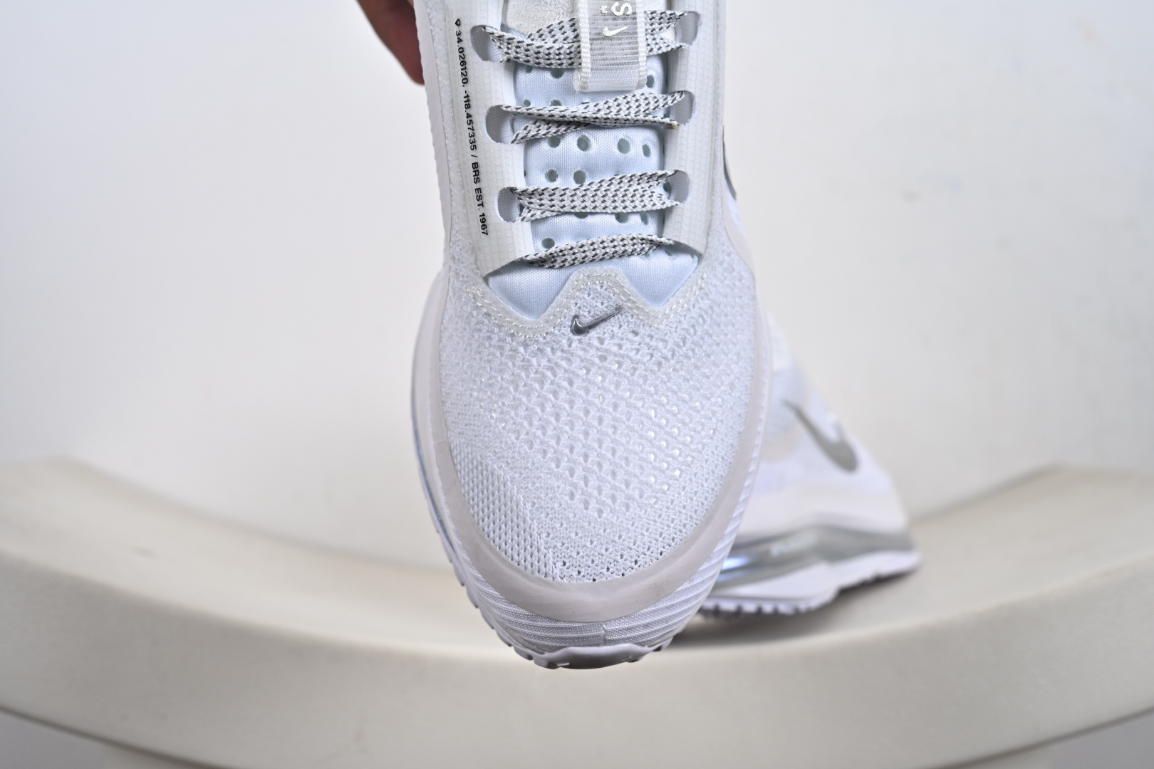 240 NIKE REGASUS PREMIUM 耐克 新款气垫缓震休闲跑步鞋 HQ2593-102