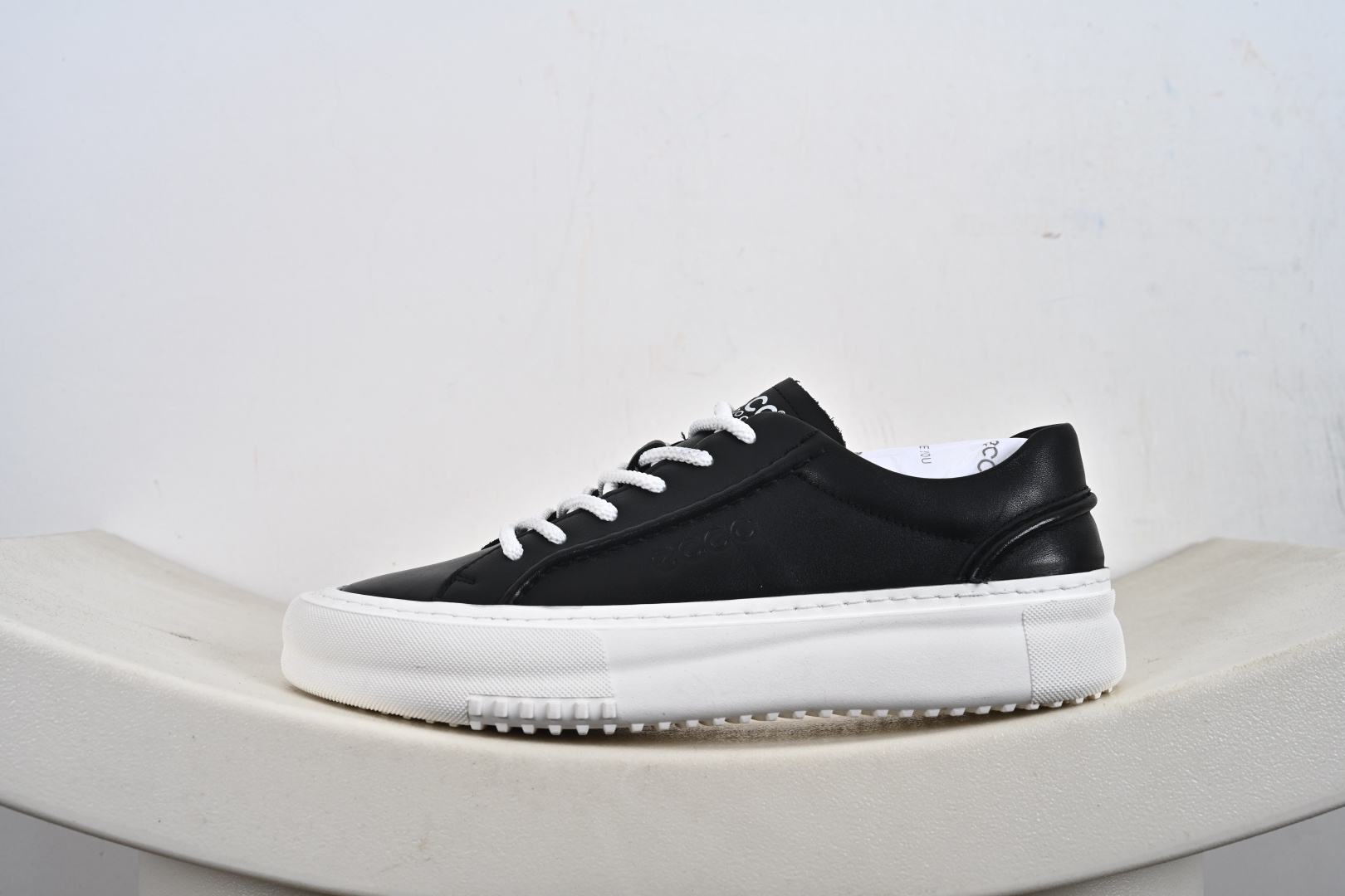 300 ECCO爱步男士休闲小白鞋 简单耐看清爽版型 百搭休闲板鞋 503198