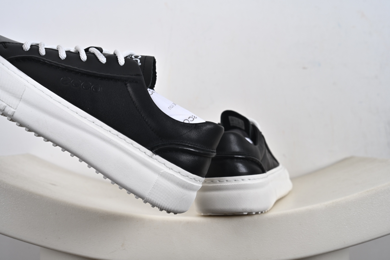 300 ECCO爱步男士休闲小白鞋 简单耐看清爽版型 百搭休闲板鞋 503198