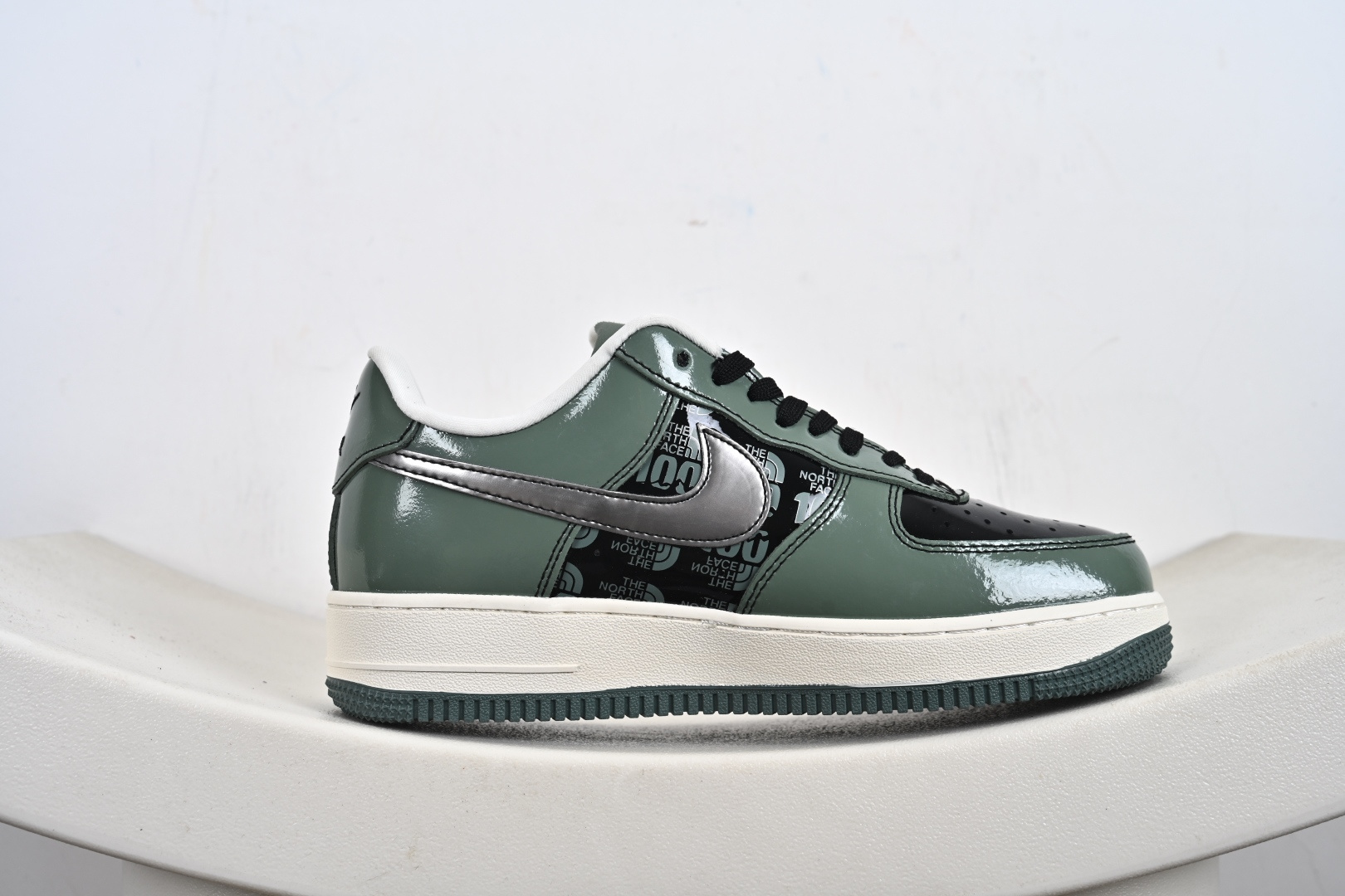 240 高端定制Nike Air Force 1 '07 Low “北面联名---军绿色” DF0188-100