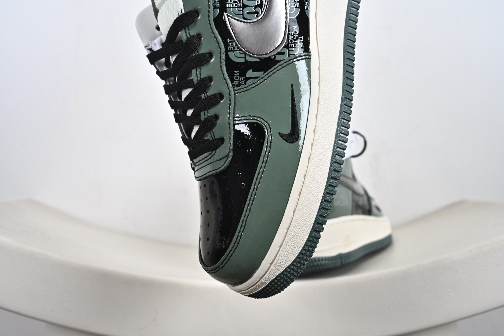 240 高端定制Nike Air Force 1 '07 Low “北面联名---军绿色” DF0188-100