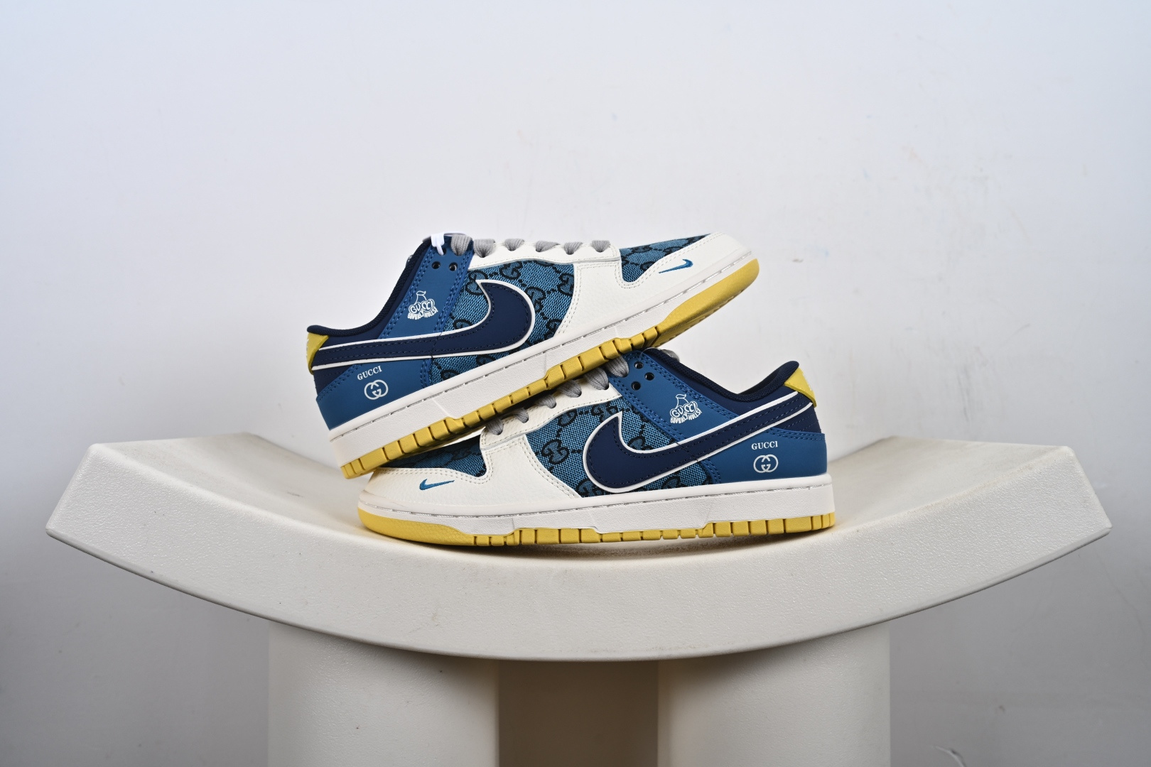 支持放店 高端定制Nike SB Dunk Low “古驰联名 帆布白蓝”高端定制 低帮休闲板鞋 定制鞋盒 大厂纯原品质出货 超高清洁度 皮料切割干净无任何毛边 细节完美 货号:XD1588-215 Q5-E5