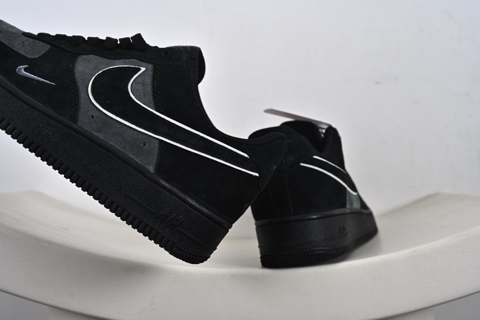 240 定制版 Air Force 1 07 Low “黑武士”全麂皮 秋冬 空军一号低帮休闲板鞋 ZH0316-134