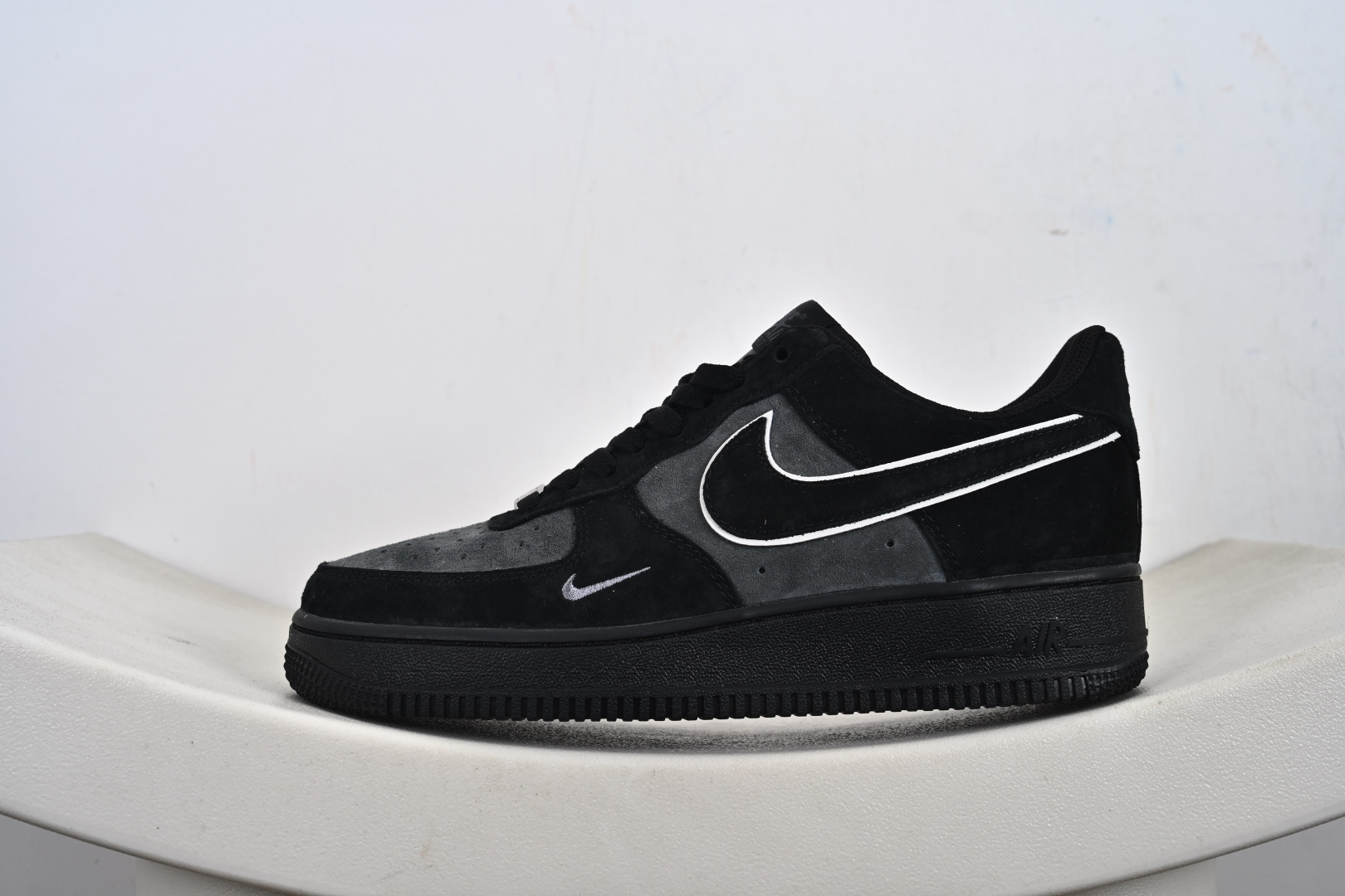 240 定制版 Air Force 1 07 Low “黑武士”全麂皮 秋冬 空军一号低帮休闲板鞋 ZH0316-134