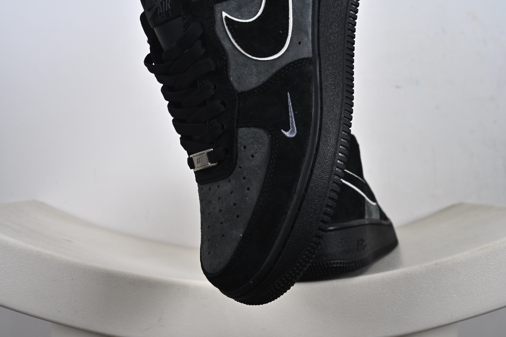 240 定制版 Air Force 1 07 Low “黑武士”全麂皮 秋冬 空军一号低帮休闲板鞋 ZH0316-134