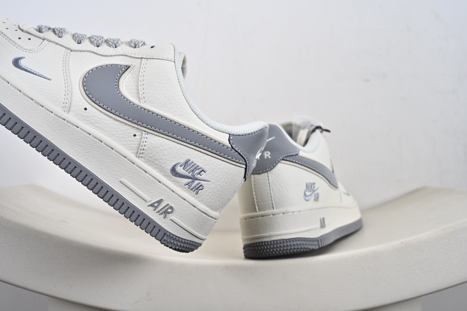 240 定制版 Air Force 1 '07 Low “NIKE灰标”空军一号 低帮 运动鞋 休闲鞋 CS5288-041