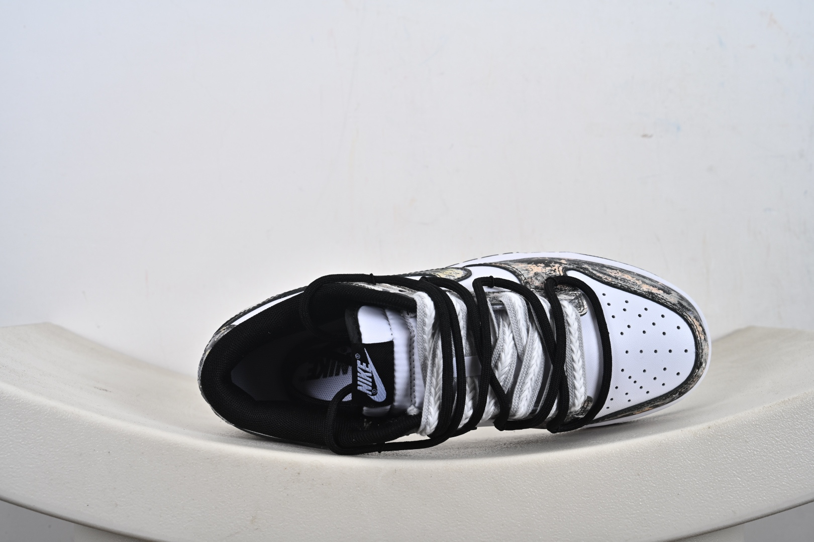 260 NK Dunk Low 淘金热 HF5441-100 当经典黑白底色遇见不羁的金色泼墨