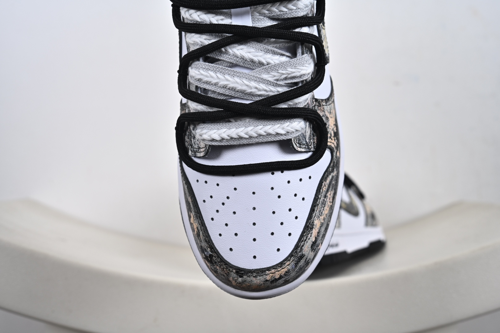 260 NK Dunk Low 淘金热 HF5441-100 当经典黑白底色遇见不羁的金色泼墨