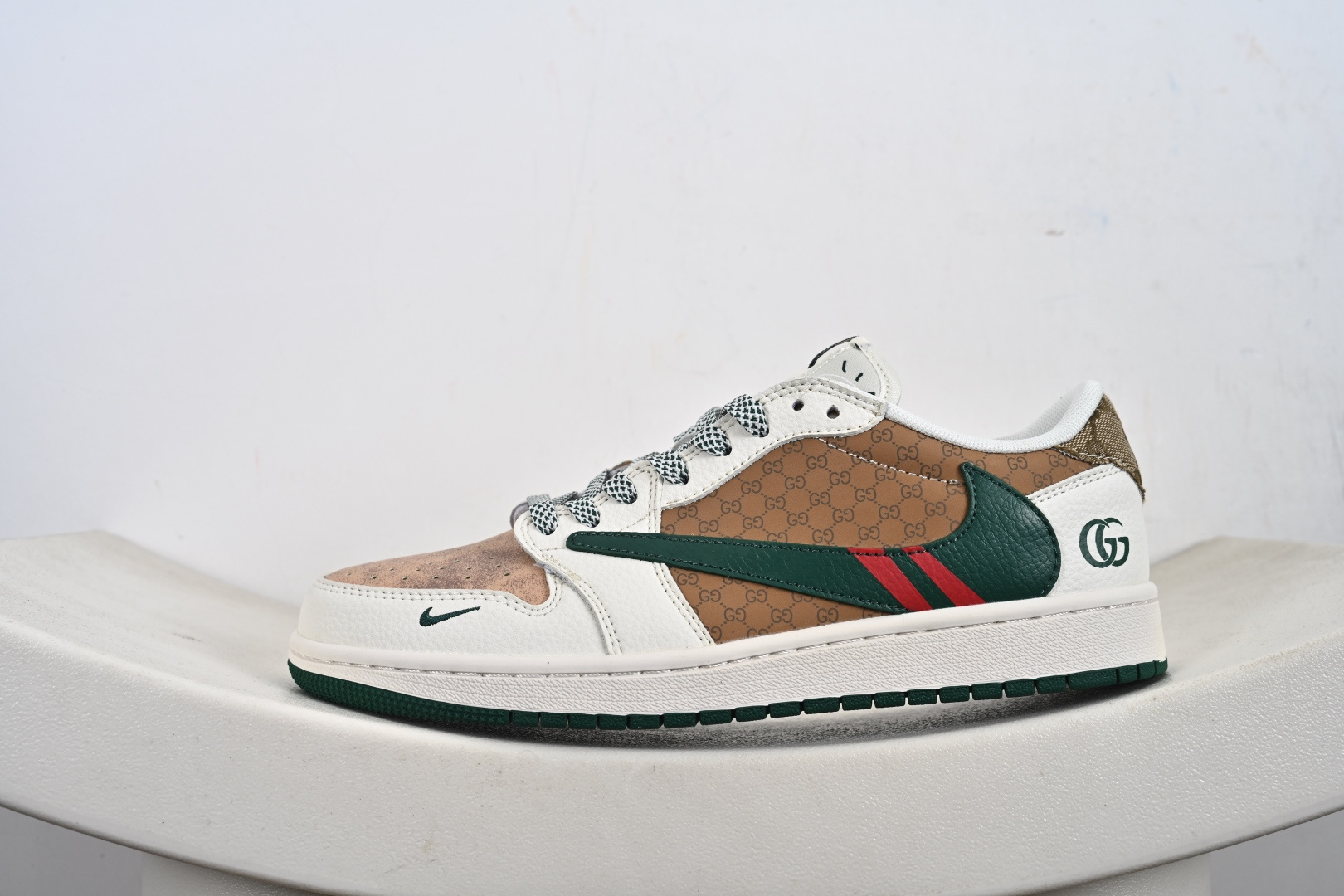 260 定制版 Nike Jordan Air Jordan 1 “古驰联名——花纹米绿红” 高端定制 乔丹低帮休闲板鞋 QW5088-206